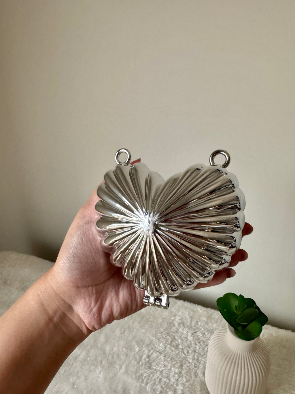 Acrylic Heart Clutch - Silver with Chain