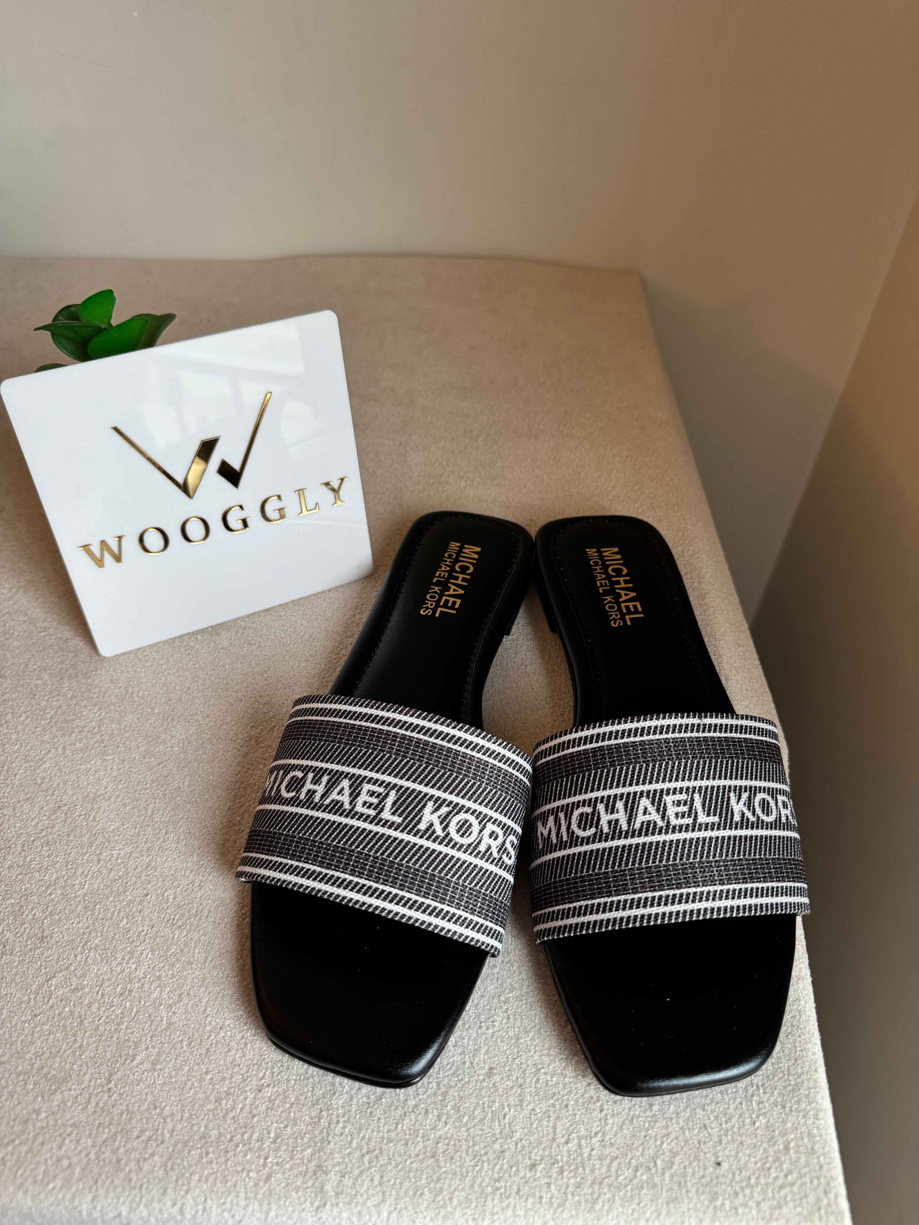 MK Classy Slide Black