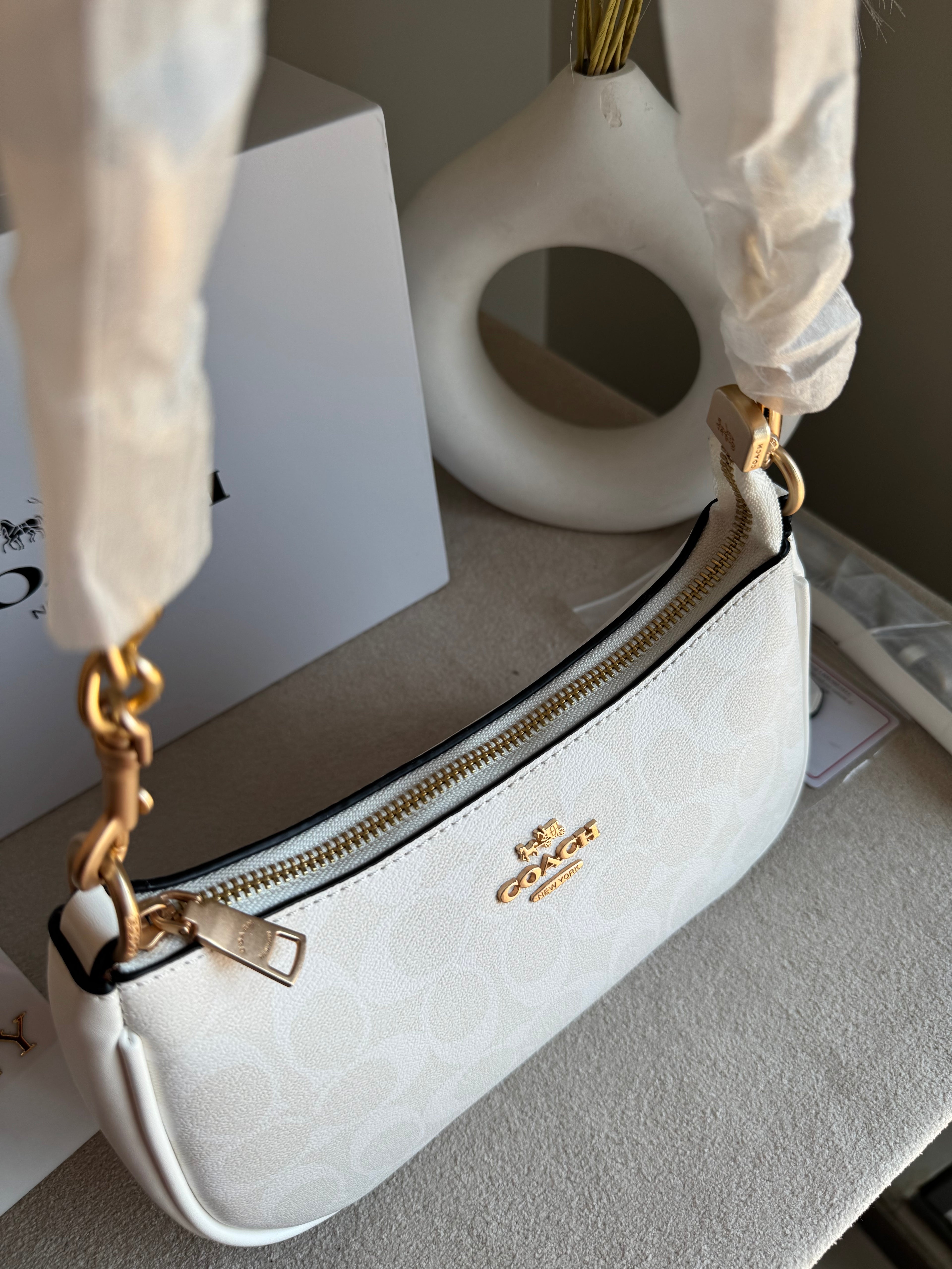 COACH TERI PREMIUM (White) - BOX PACKING