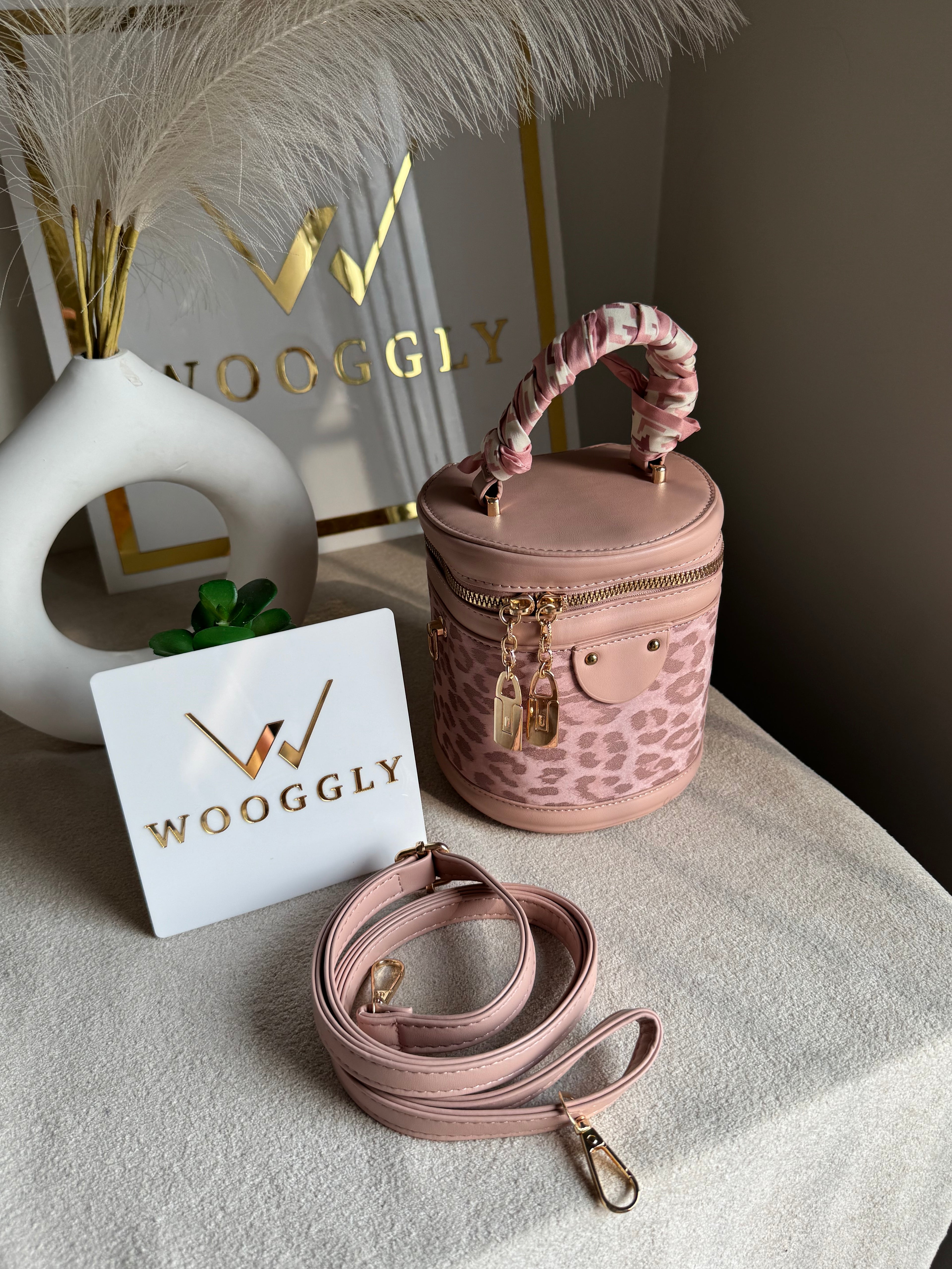 Cutest Crossbody Bag / Makeup Box Pink