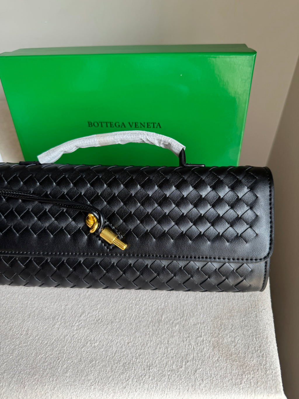 Premium Bottega Veneta Viral Bag with BOX Packing - Black