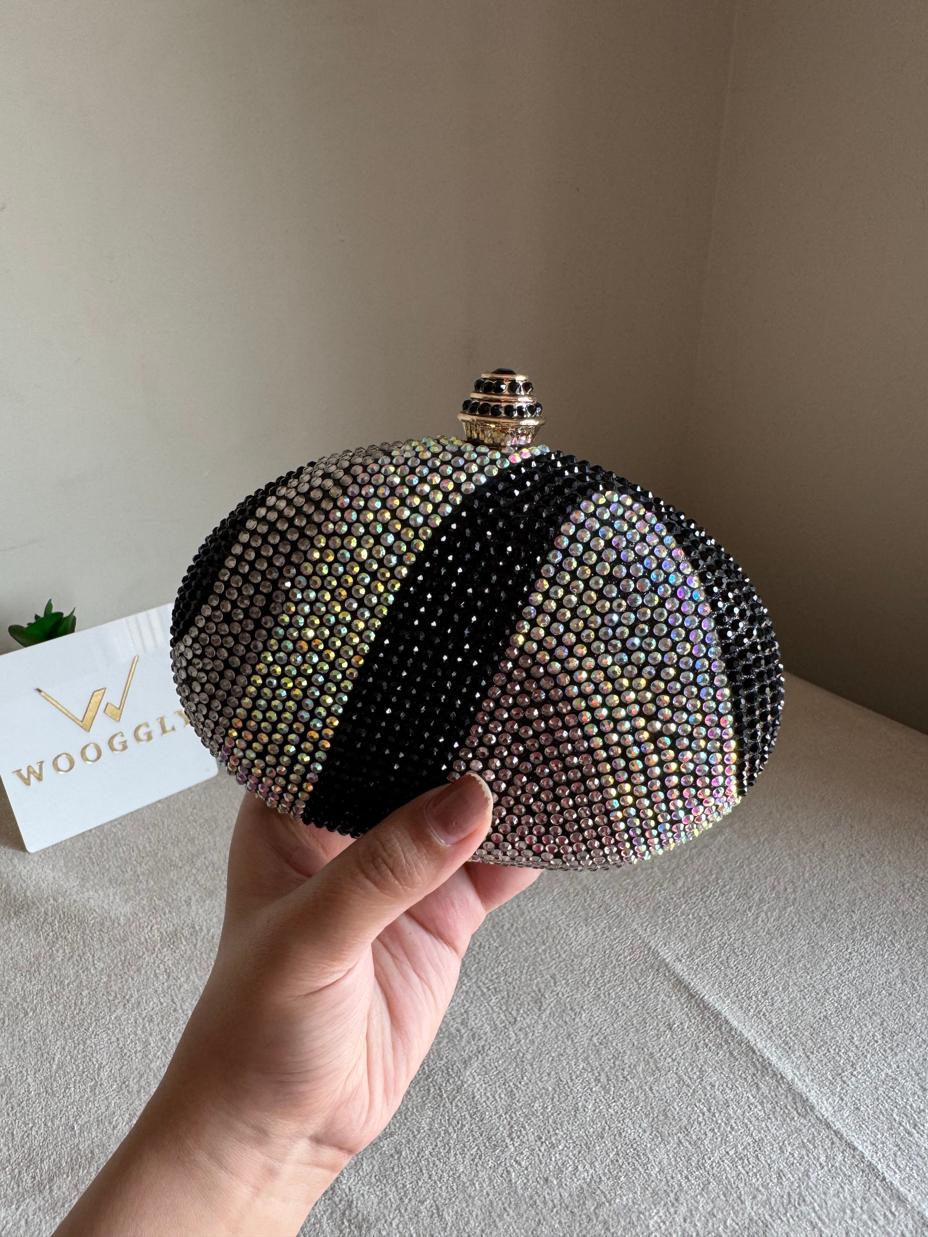 High Quality Luxe Statement Clutch - Black