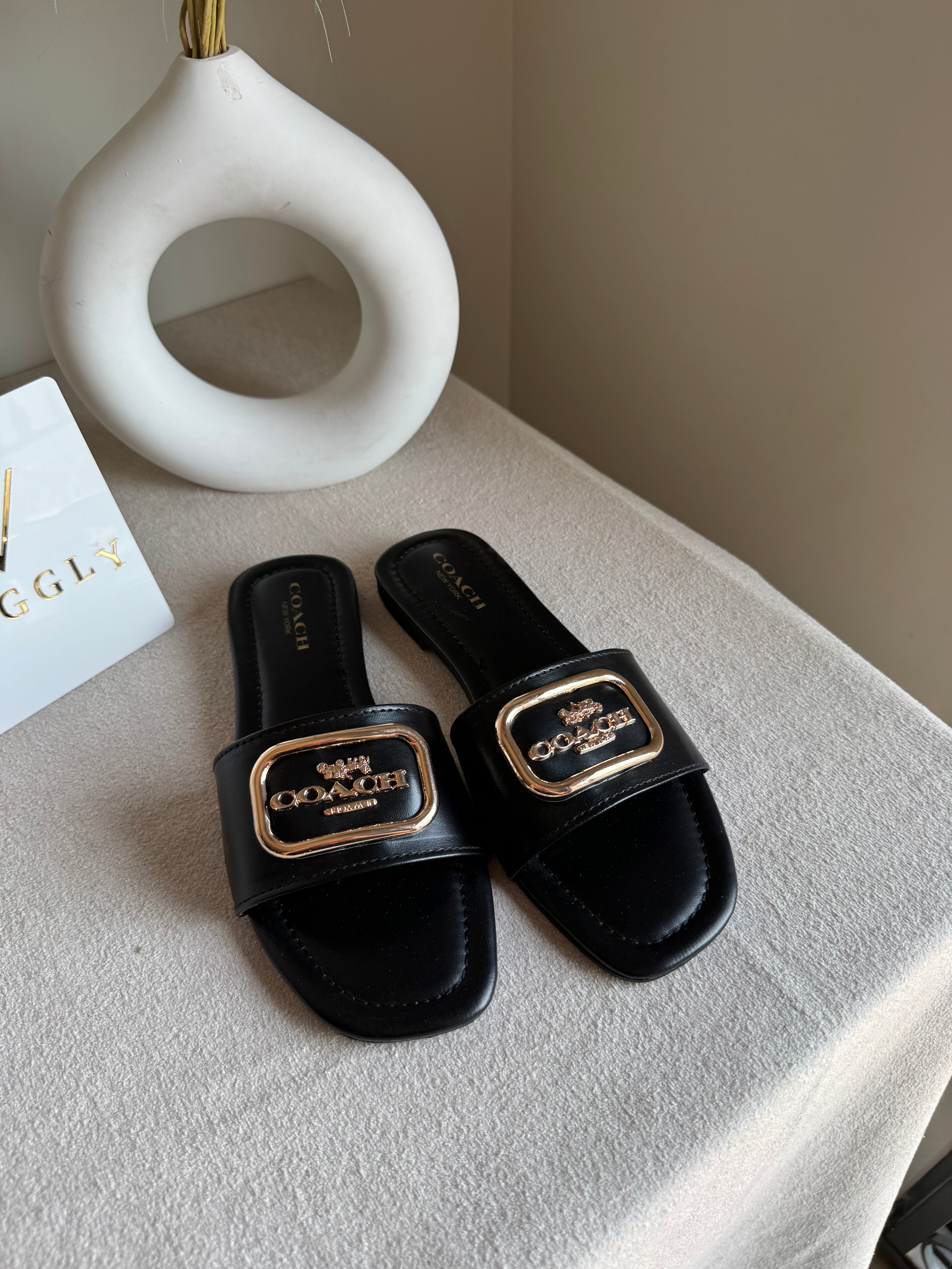 Minimal Coach Slides - Black