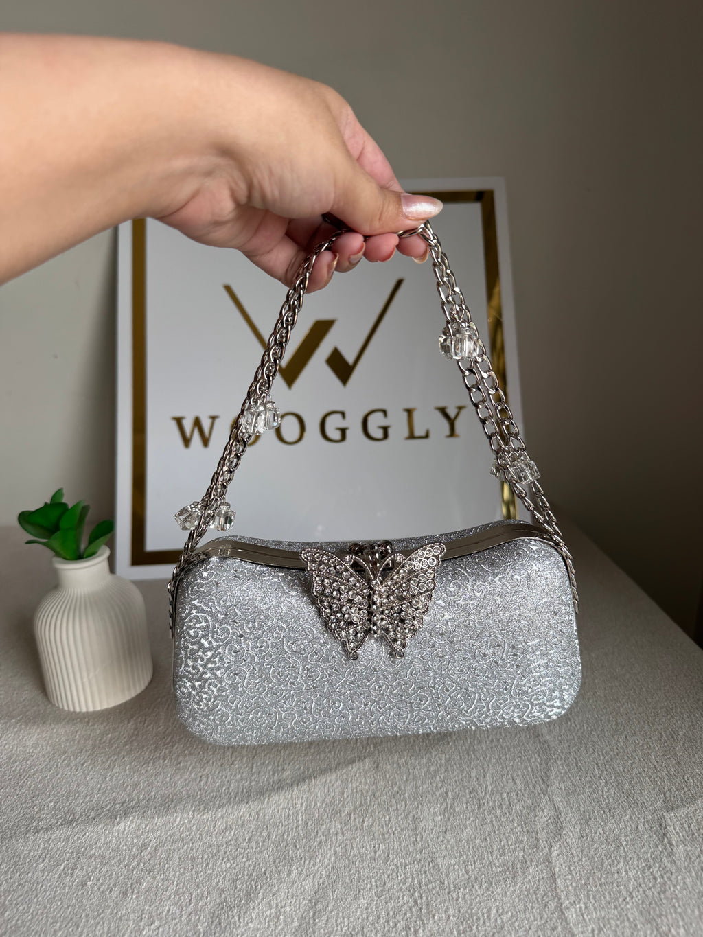 Rosy Butterfly Clutch (Silver)