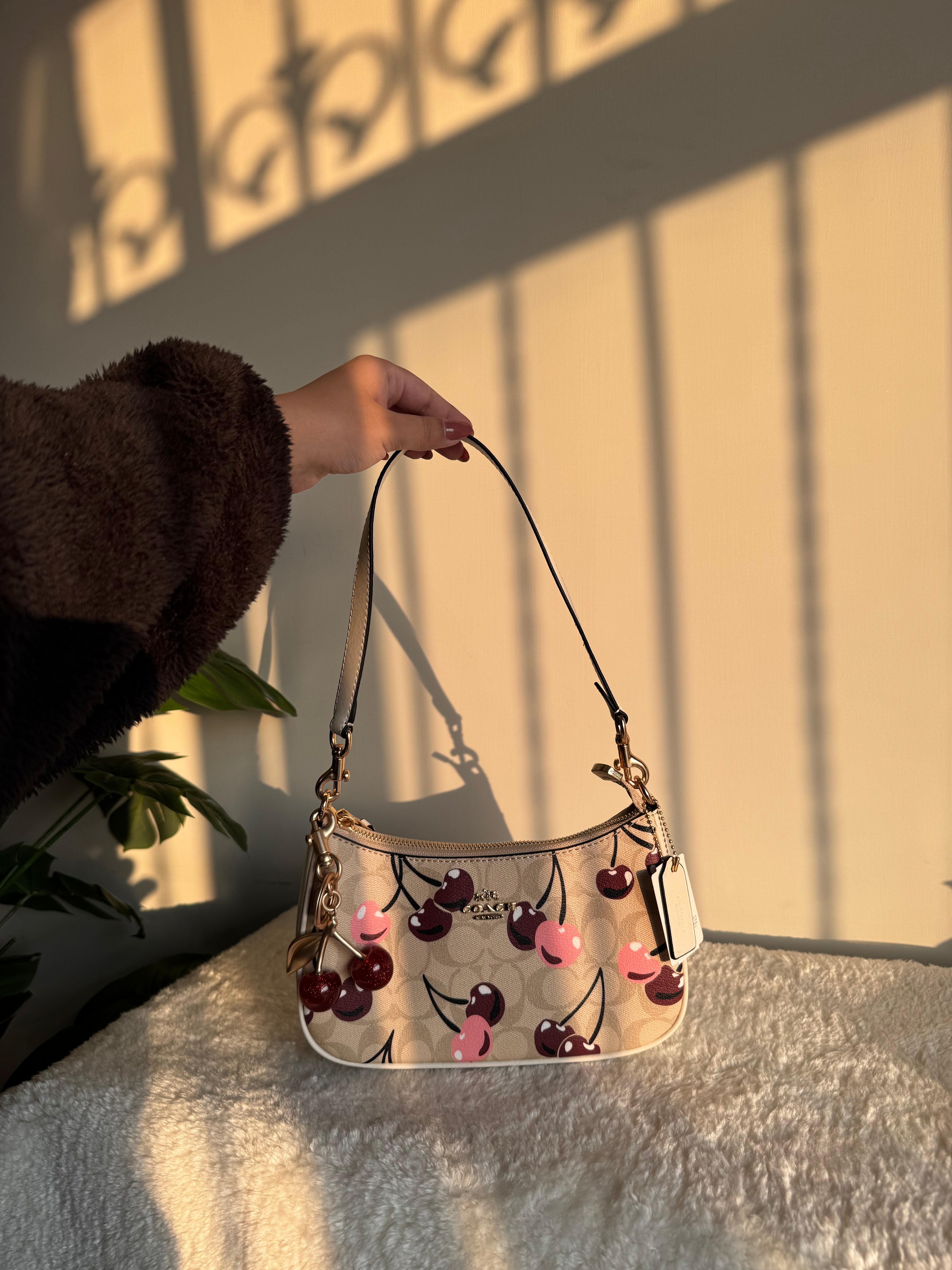 COACH TERI PREMIUM with Coach Cherry Charm (Cherry Off White) - BOX PACKING