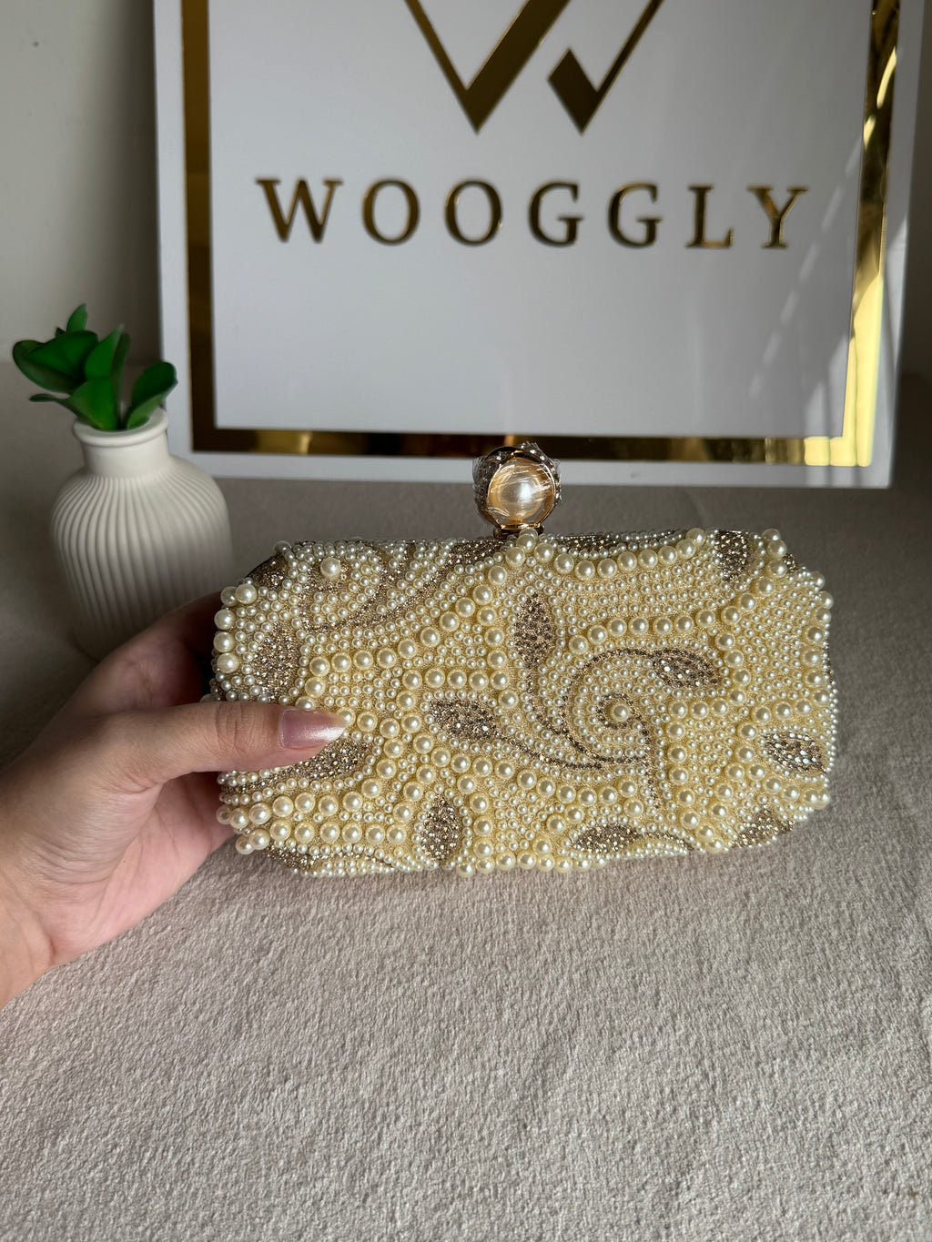 Zarmina Pearl Clutch