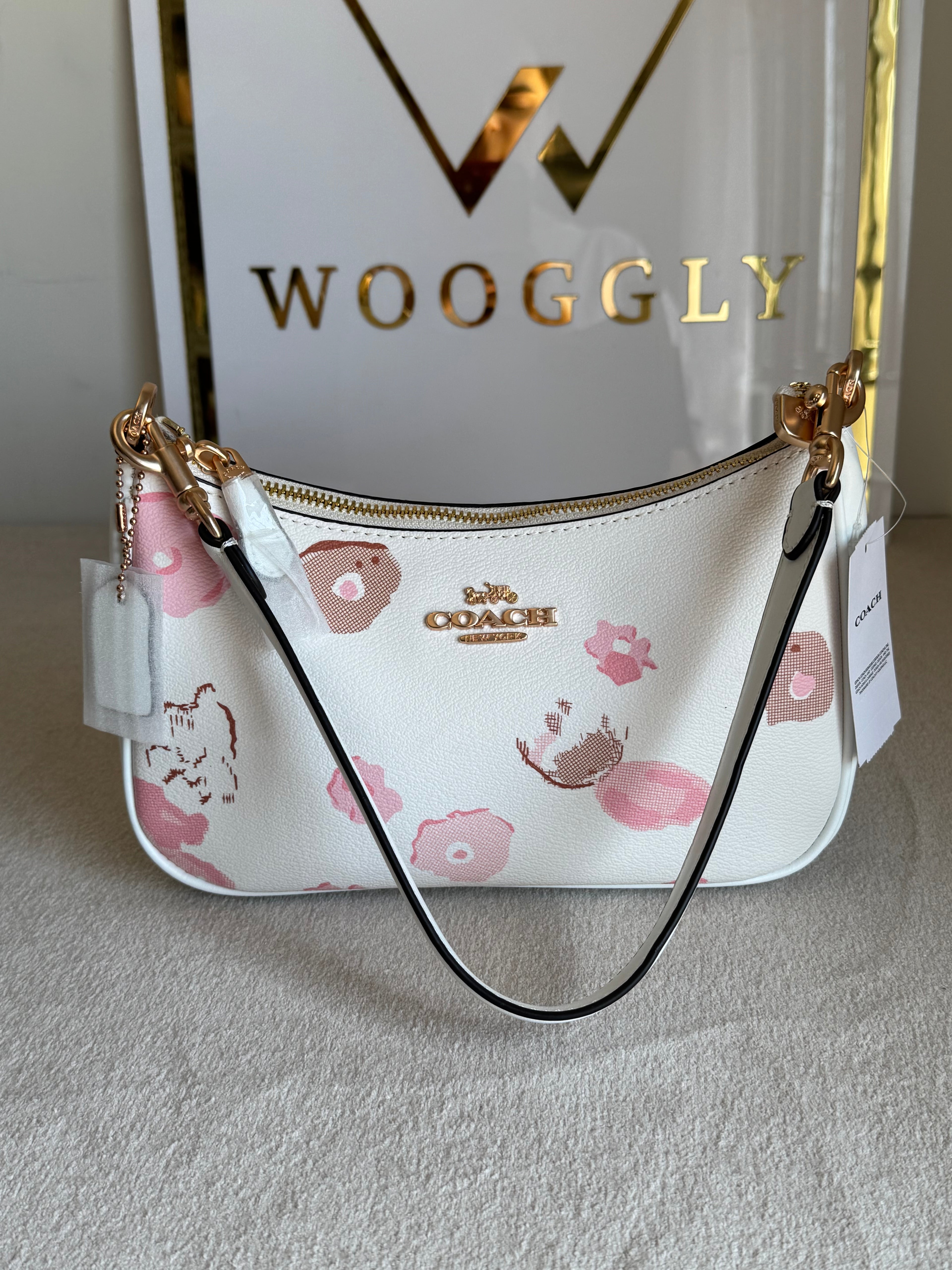 COACH TERI PREMIUM (Cutest Summer White) - MAGNETIC BOX PACKING