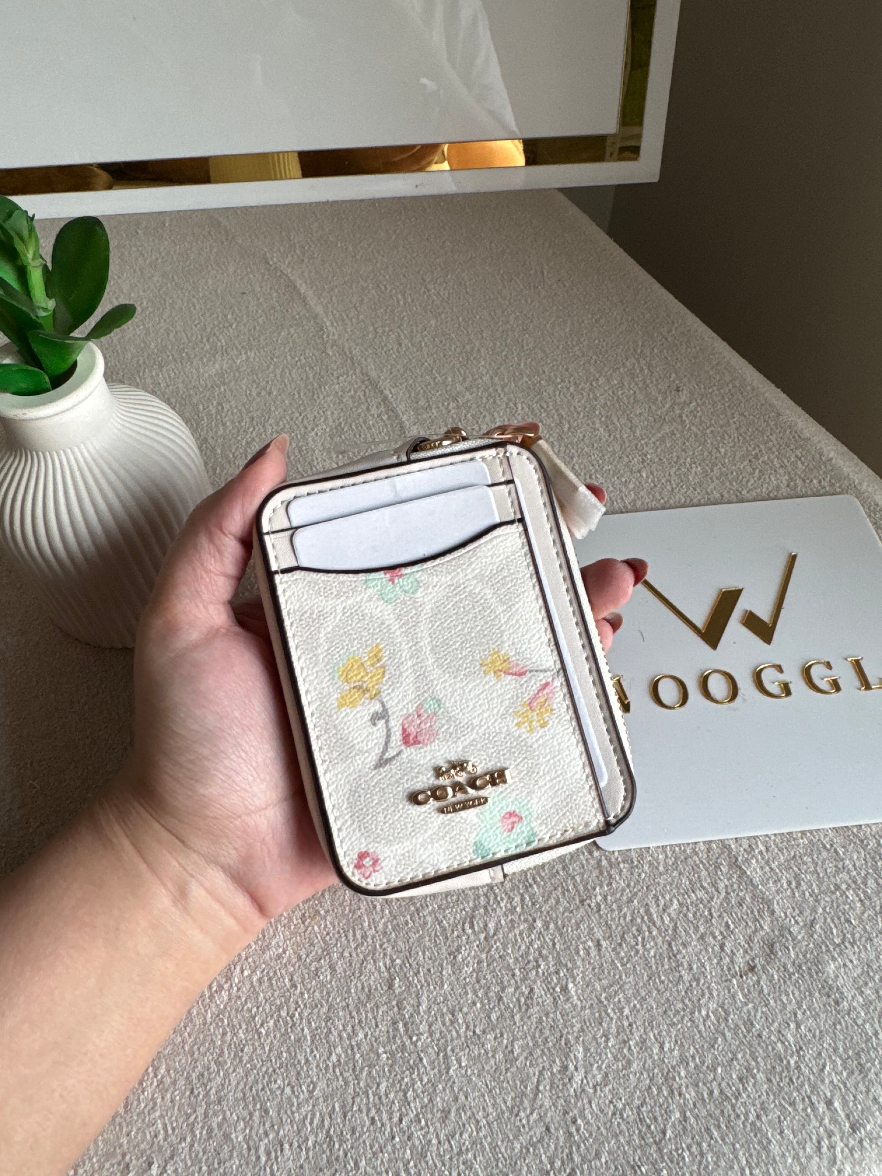 Coach Zip Card Case - Cute White Floral