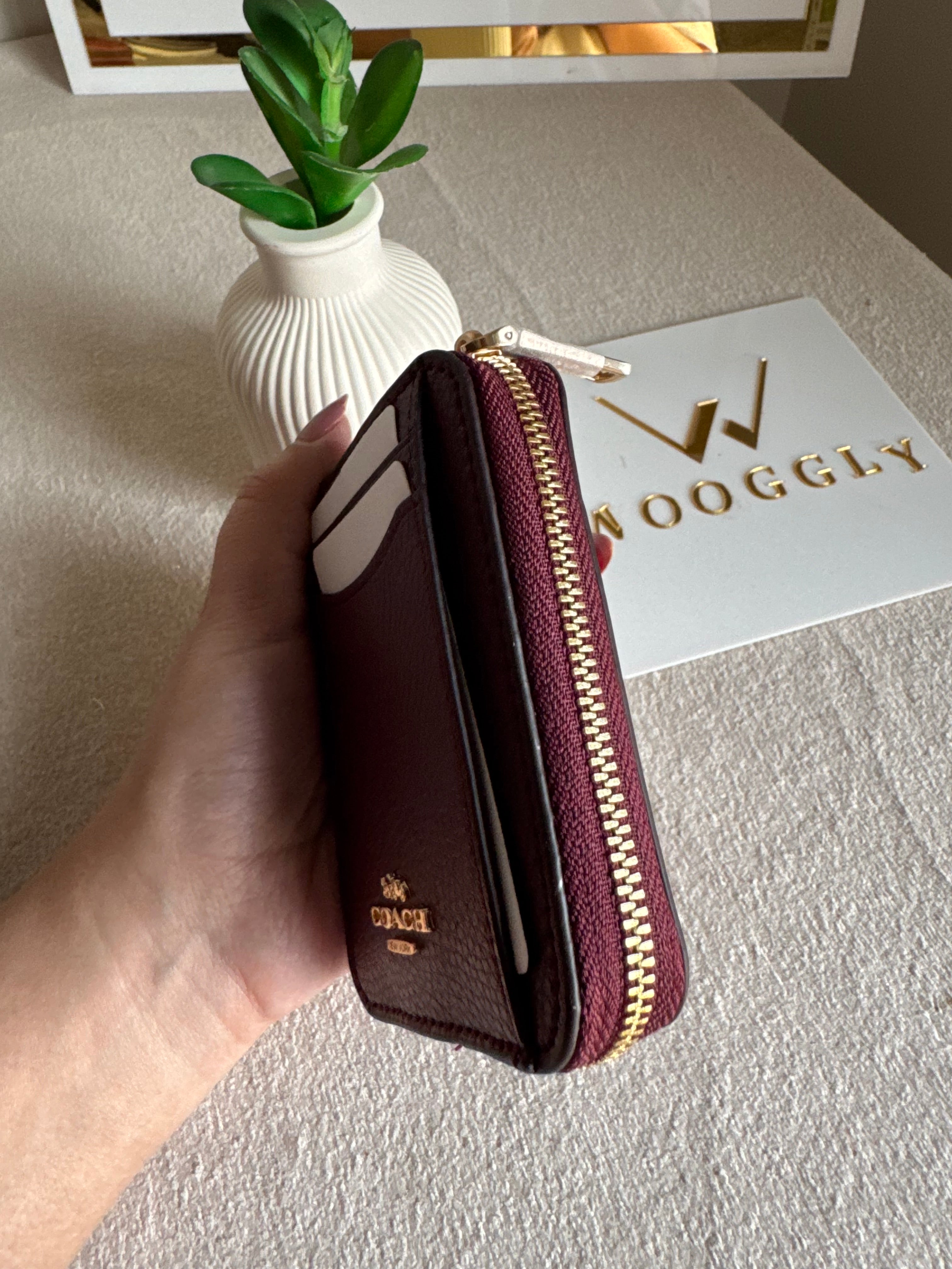 Coach Zip Card Case - Burgandy
