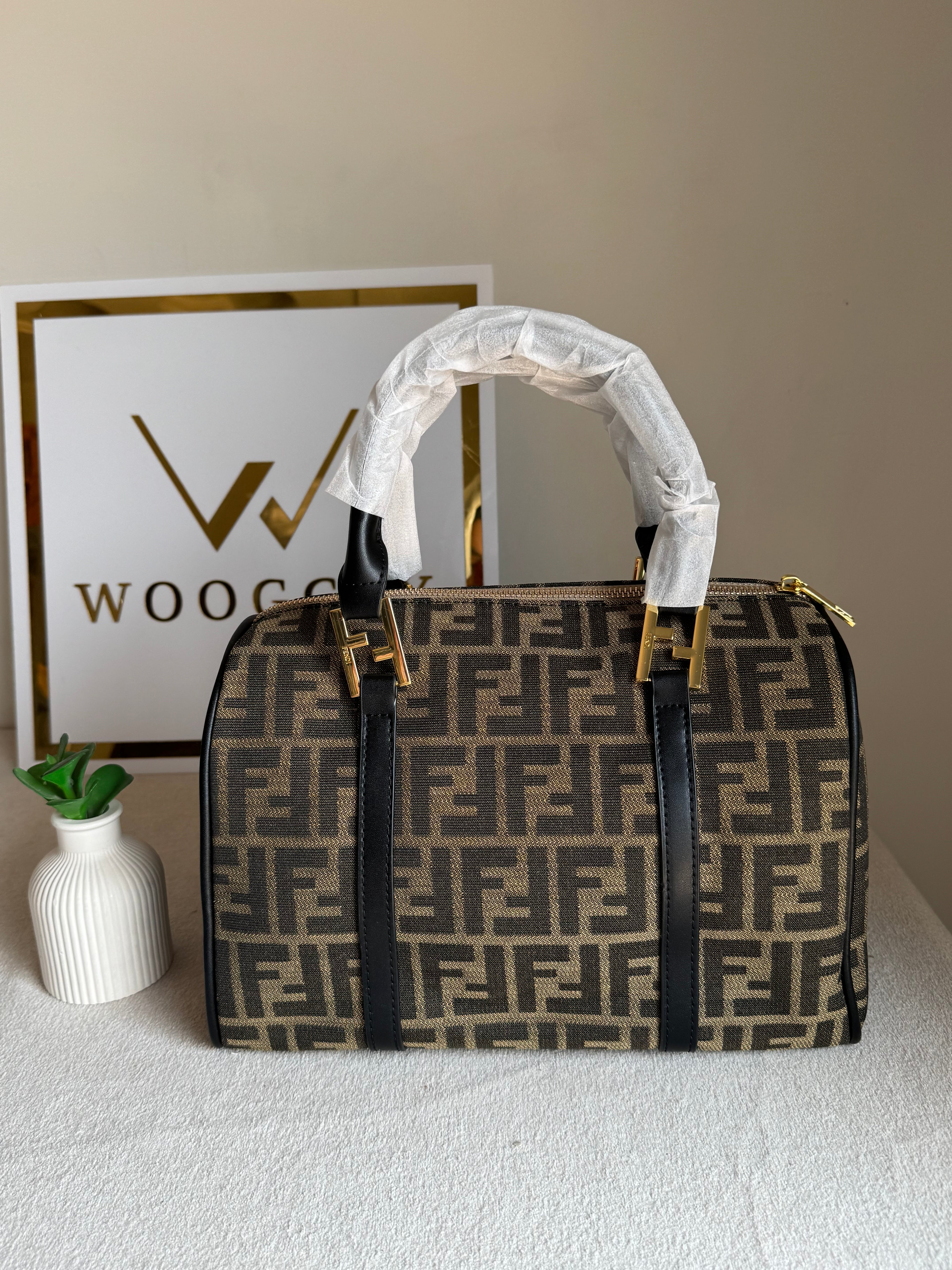 Fendi Signature Hand Bag - Black & Beige