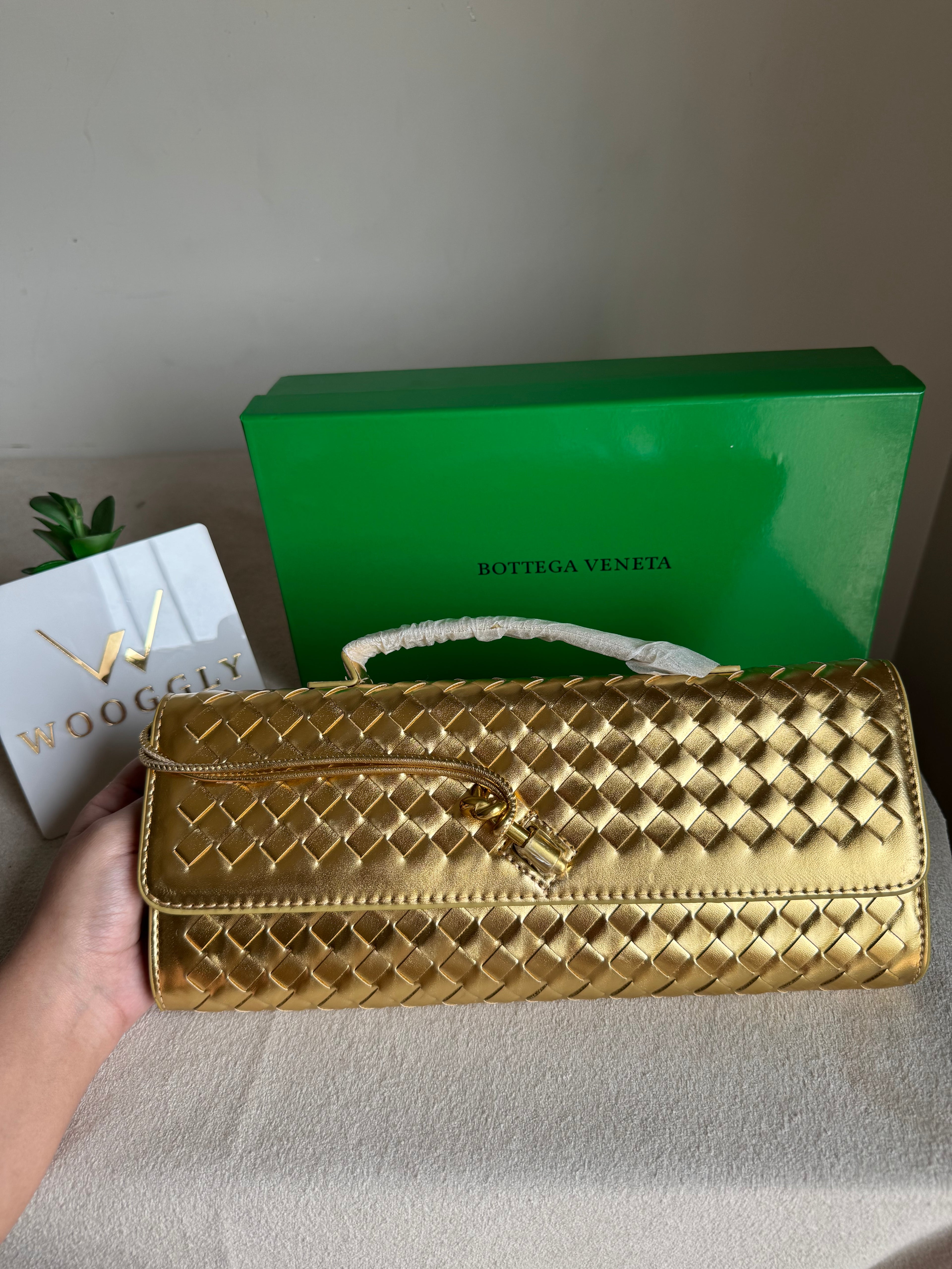 Premium Bottega Veneta Viral Bag with BOX Packing - Champagne