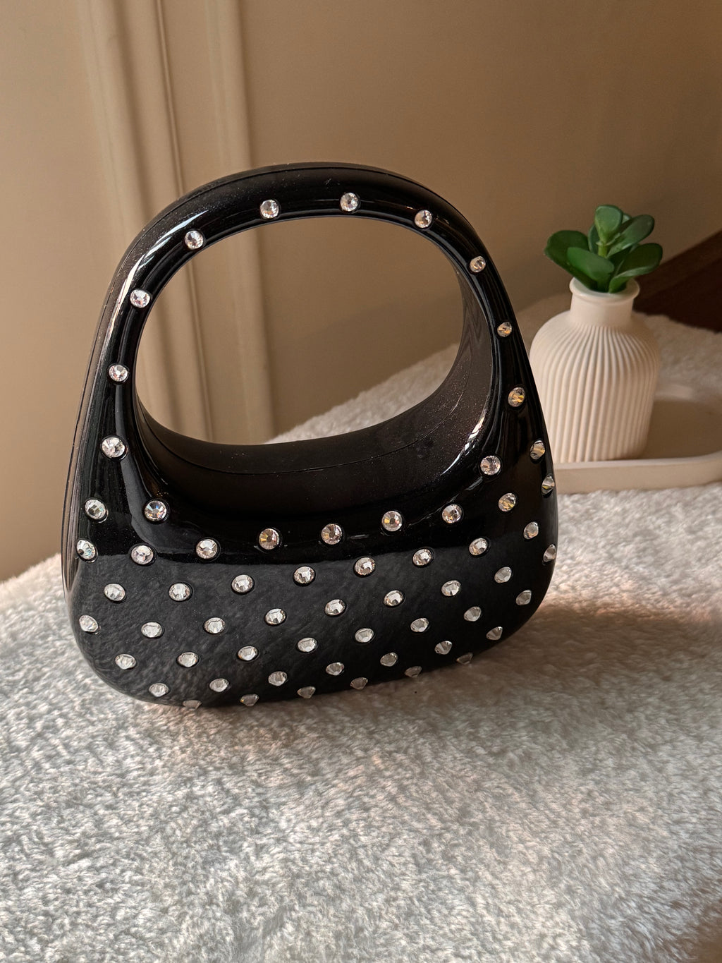 Glimmer Clutch (Black) with Long Chain