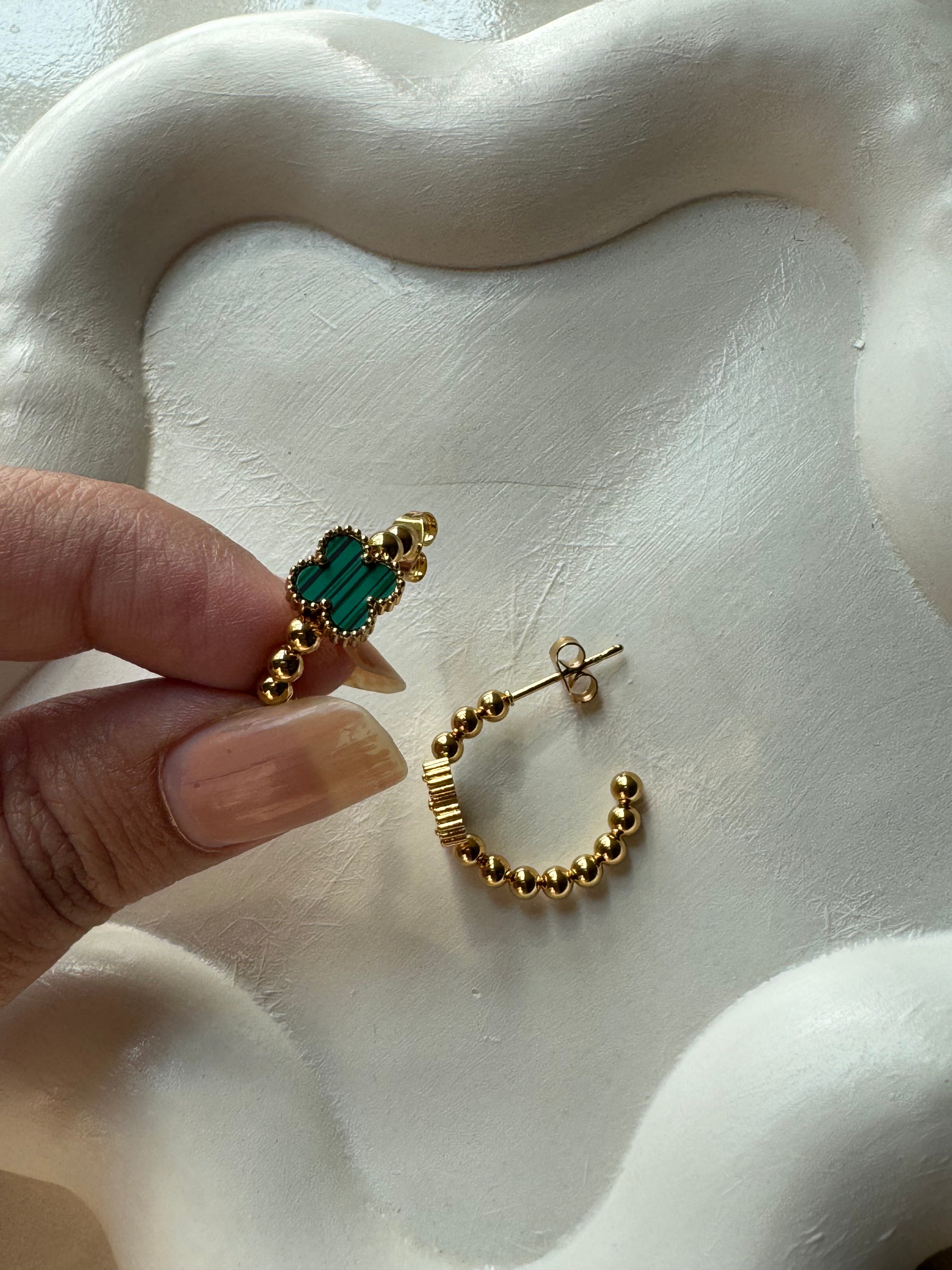 Van cleef Signature Hoops - Turquoise