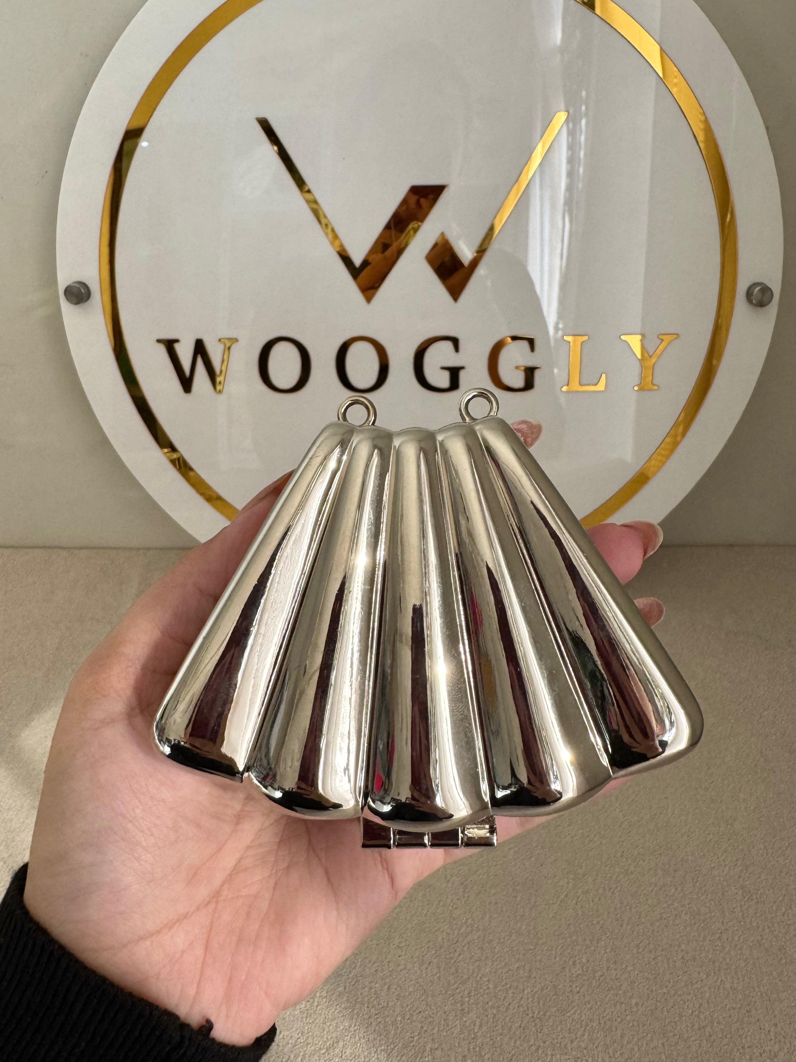 Metallic Classy Shell Clutch with Chain - Mini Silver