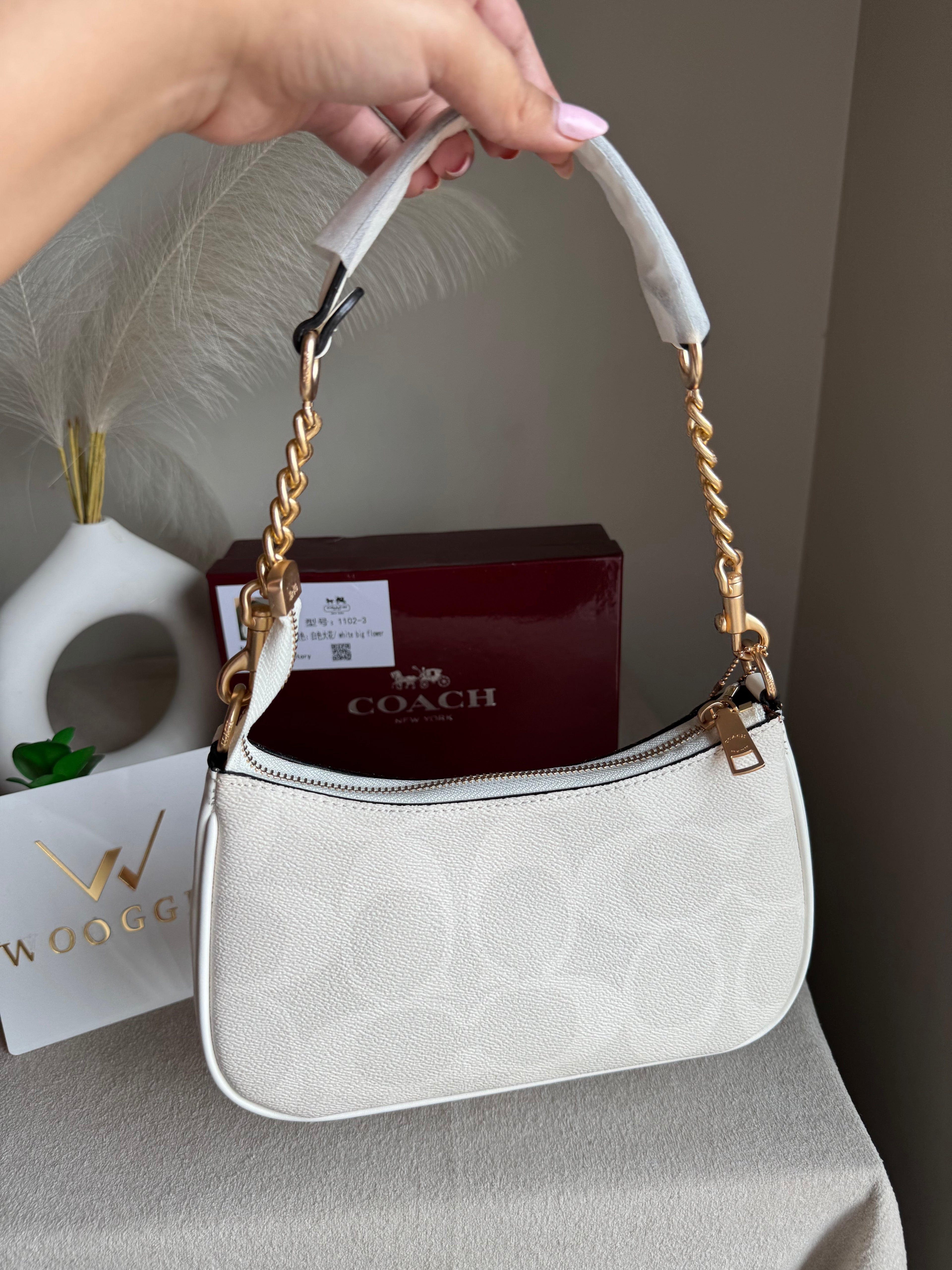 COACH TERI PREMIUM (White) - BOX PACKING