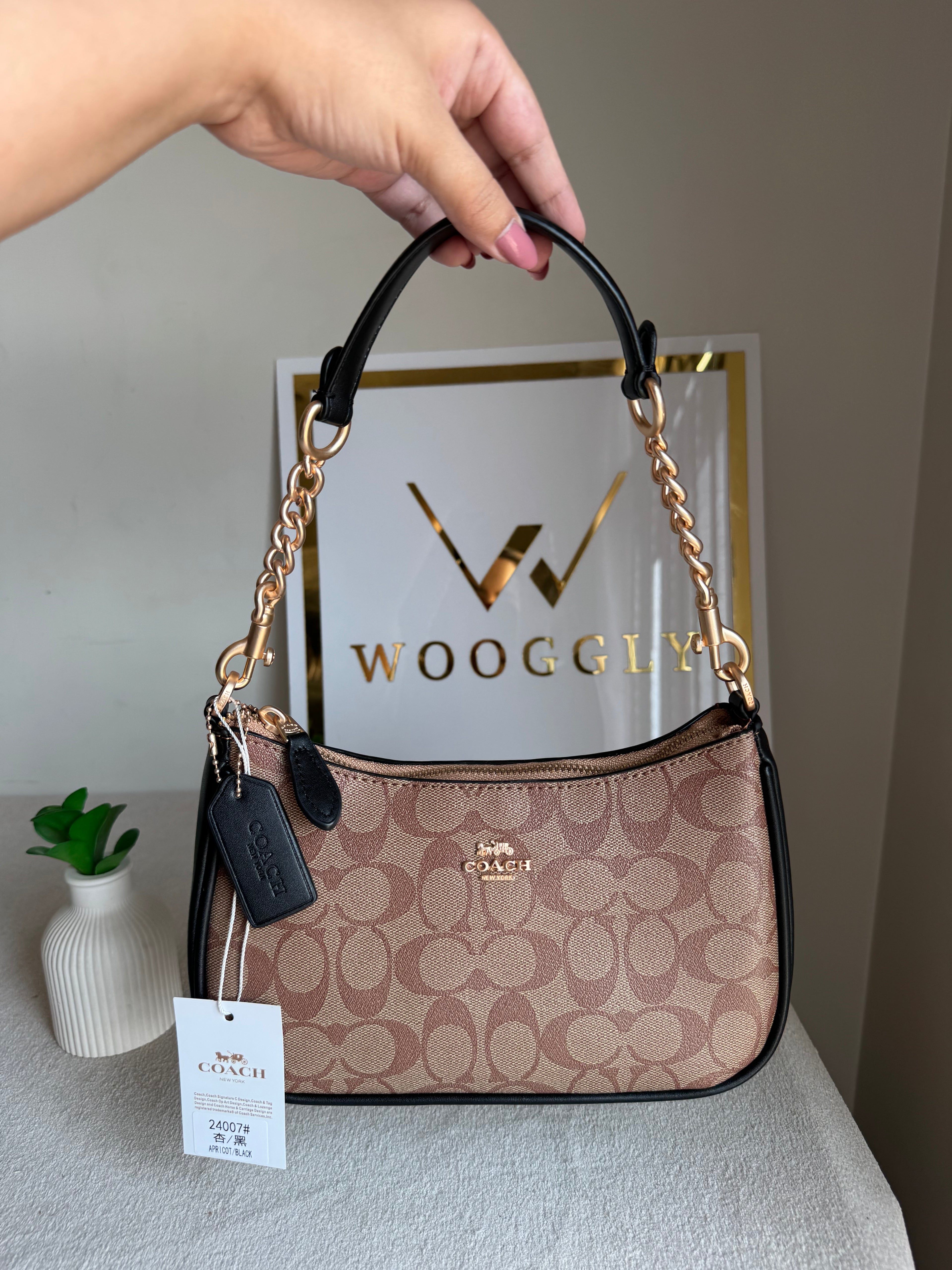 COACH TERI PREMIUM (Apricot Black) - MAGNETIC BOX PACKING