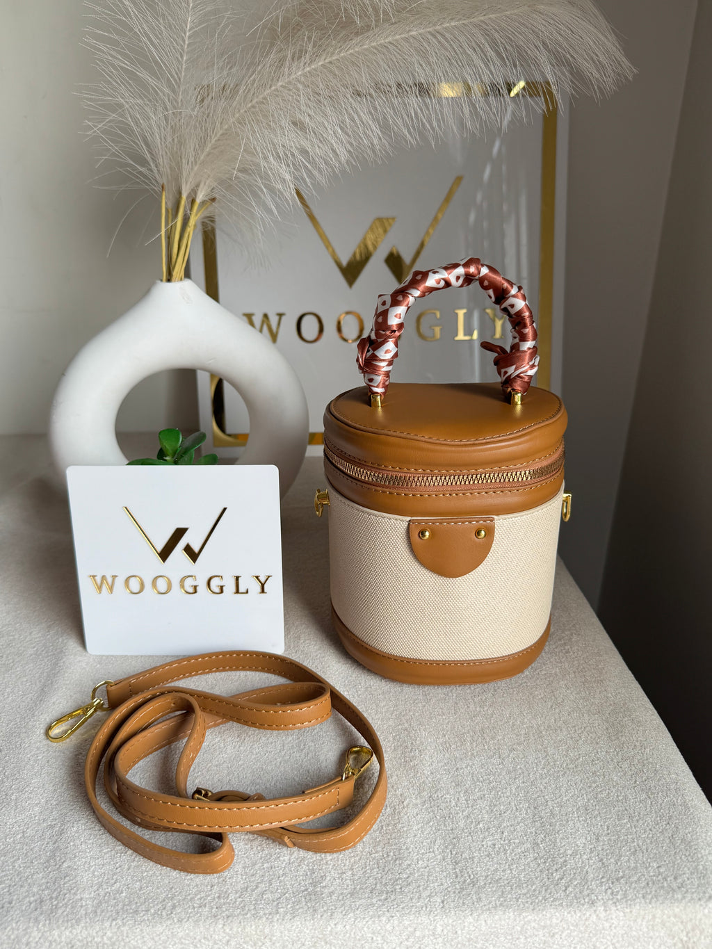 Cutest Crossbody Bag / Makeup Box Cream & Brown