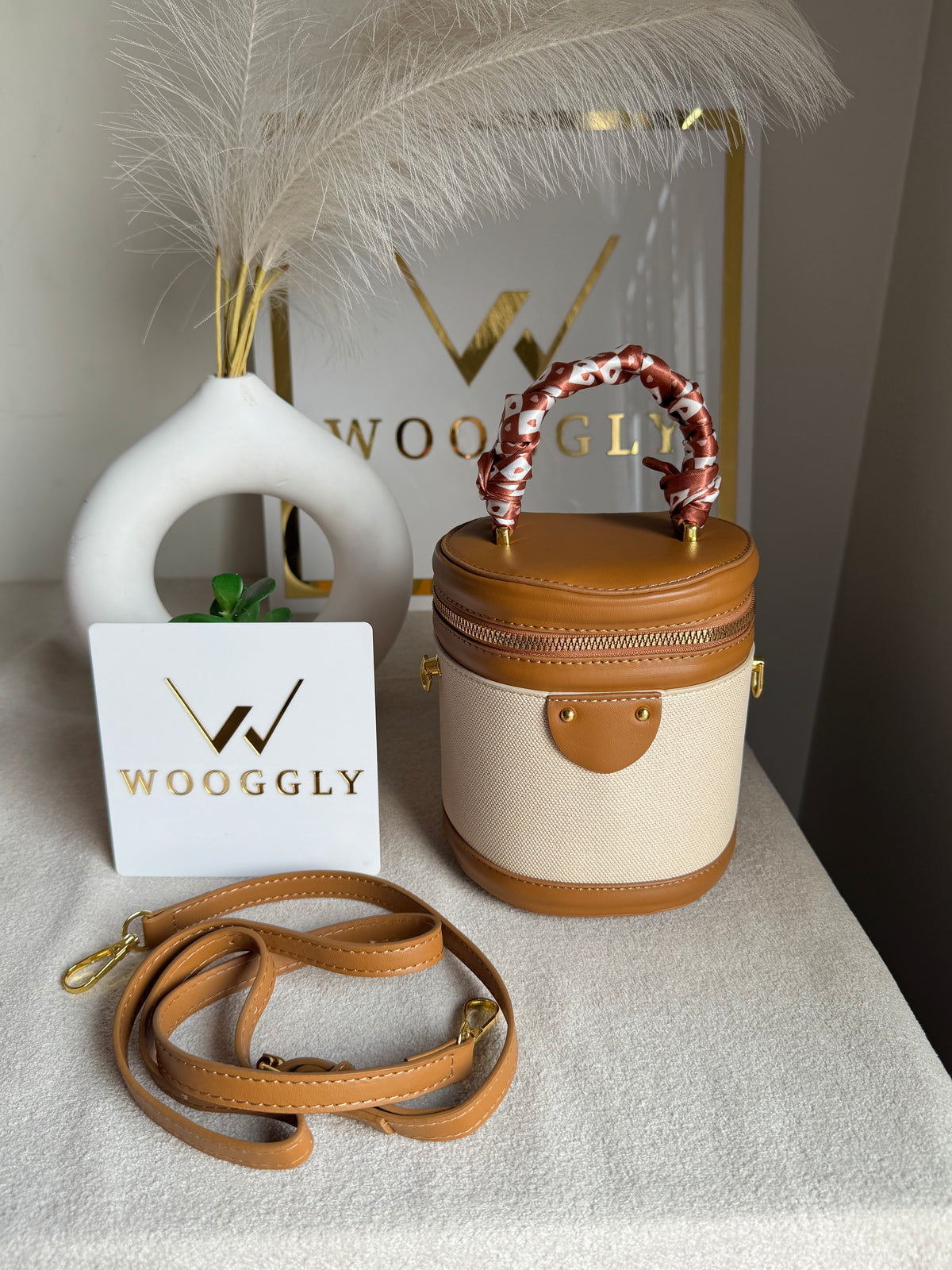 Cutest Crossbody Bag / Makeup Box Cream & Brown