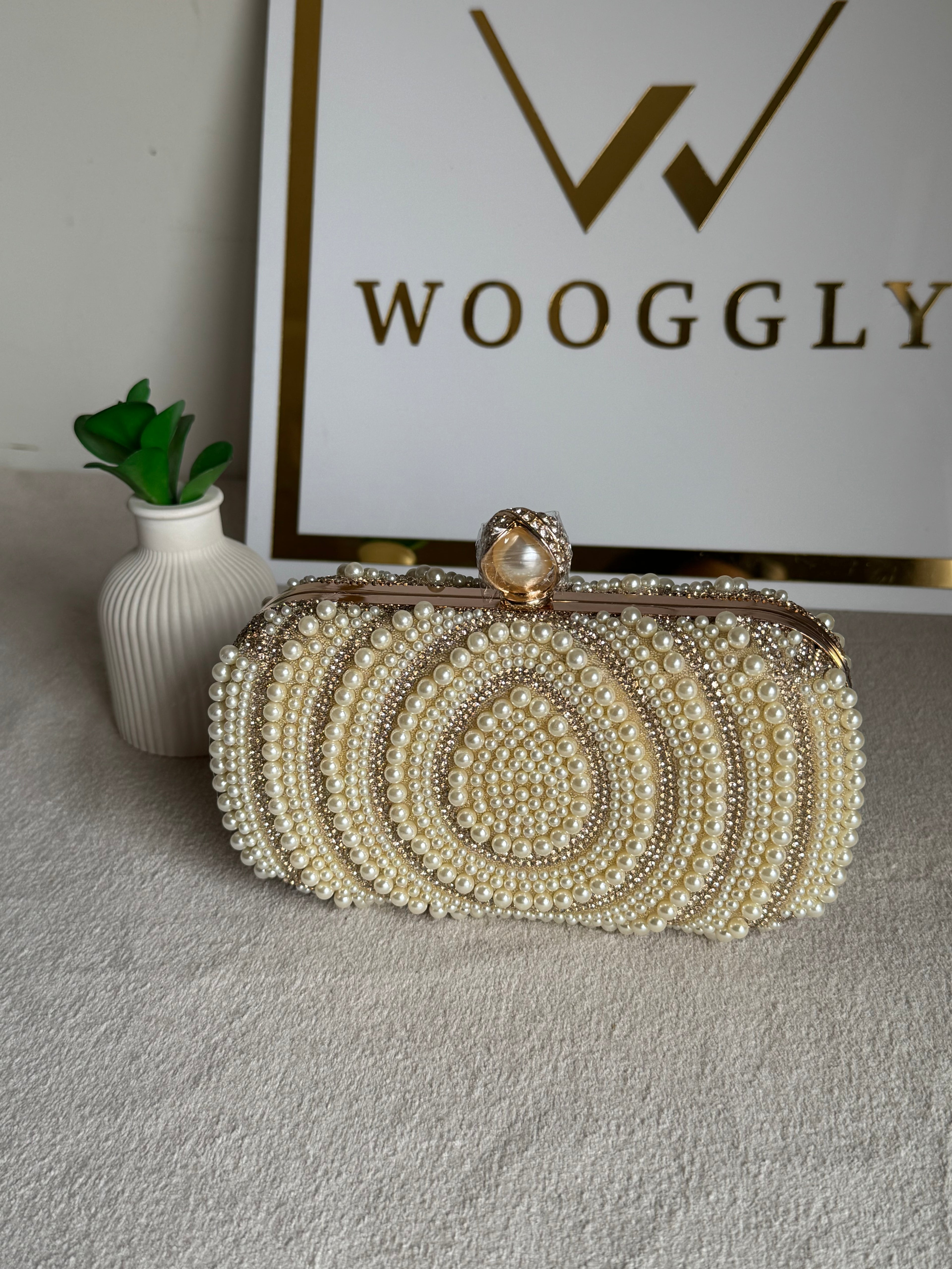 Mahira Pearl Clutch