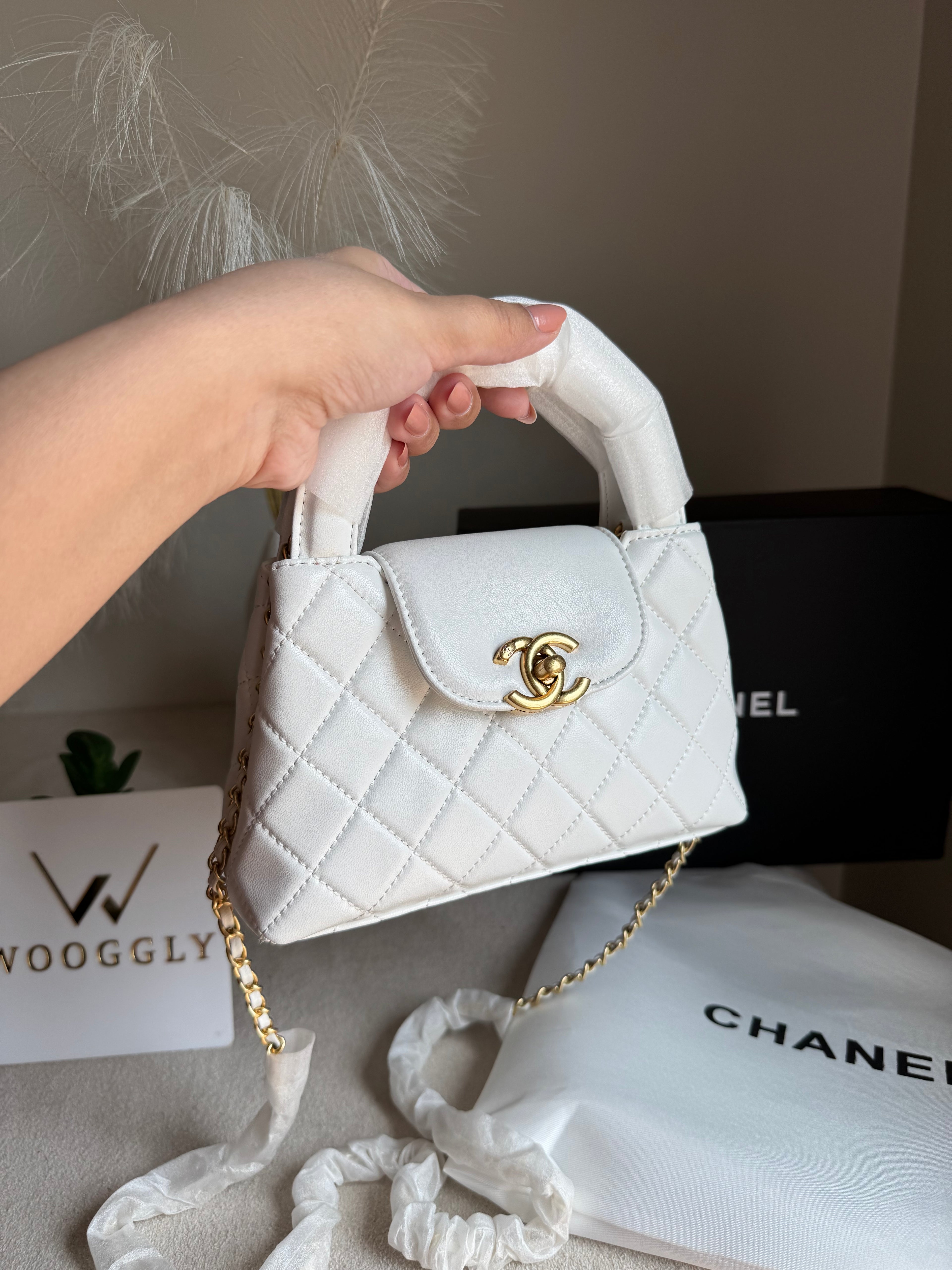 CH Premium Viral Quilted Bag – White with Box Packaging