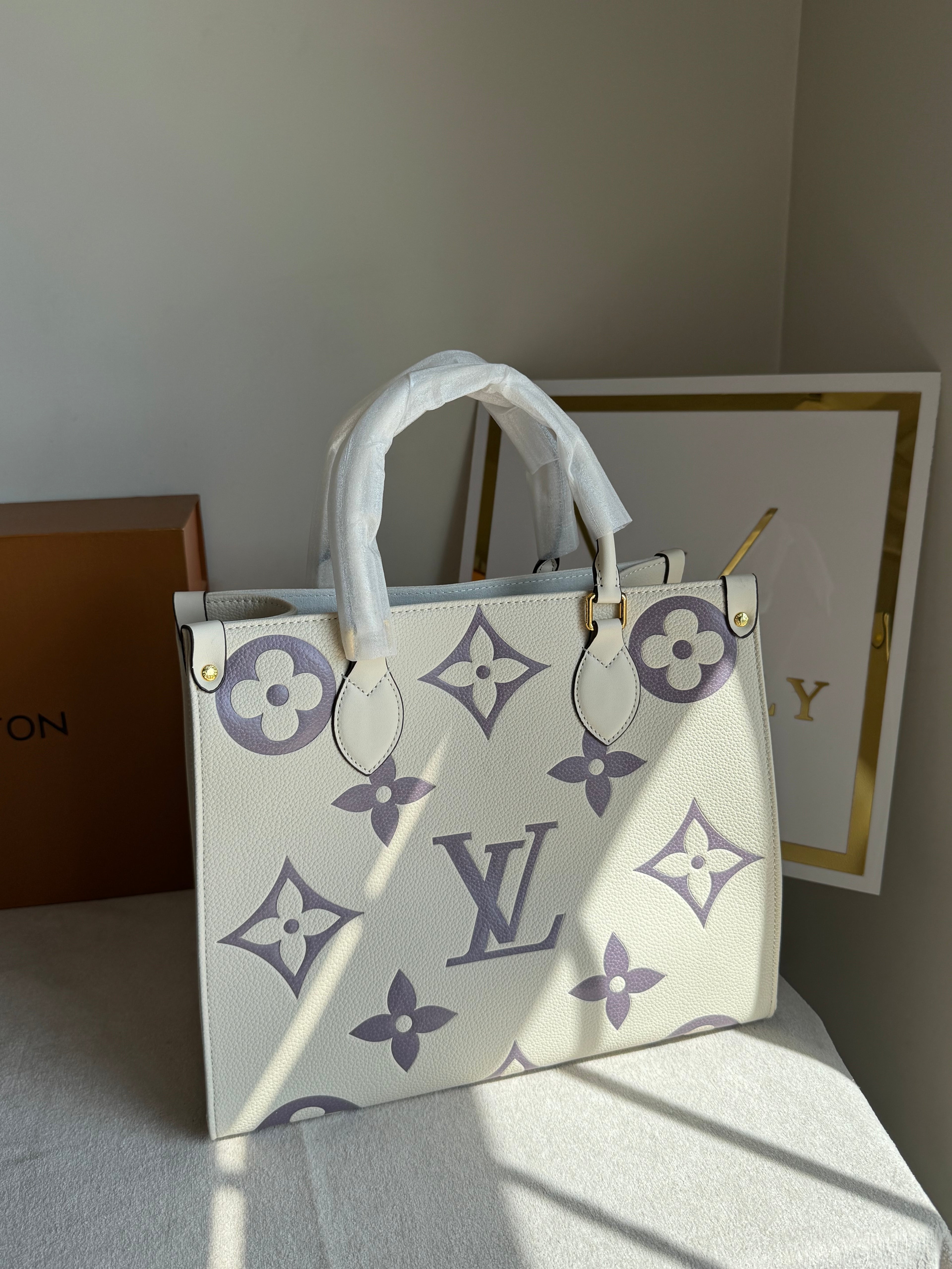 LV On The Go Tote Bag - Cream & Grey (BOX PACKING)