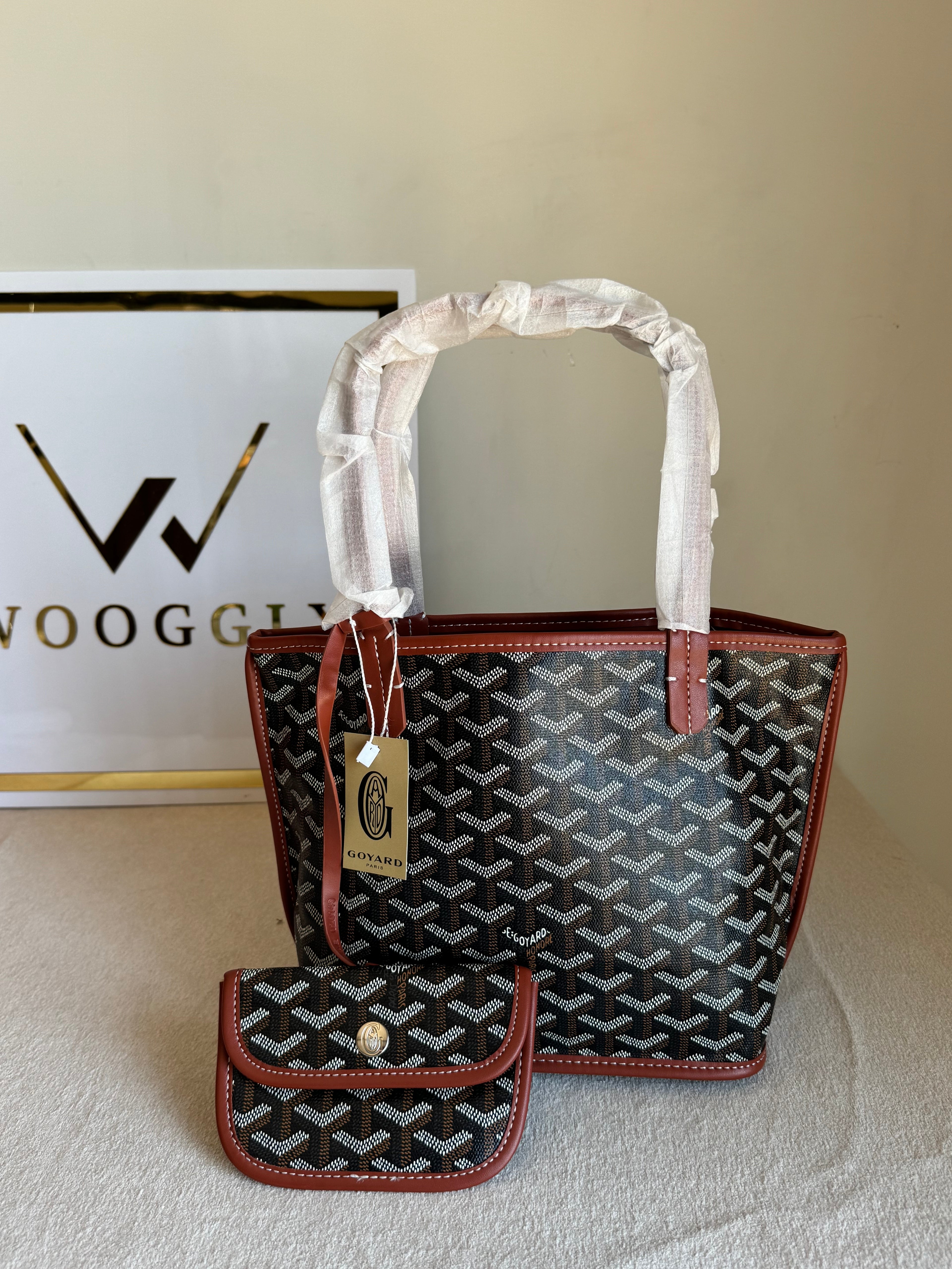 Go Yard Tote Bag - Small Brown with Magnetic Box