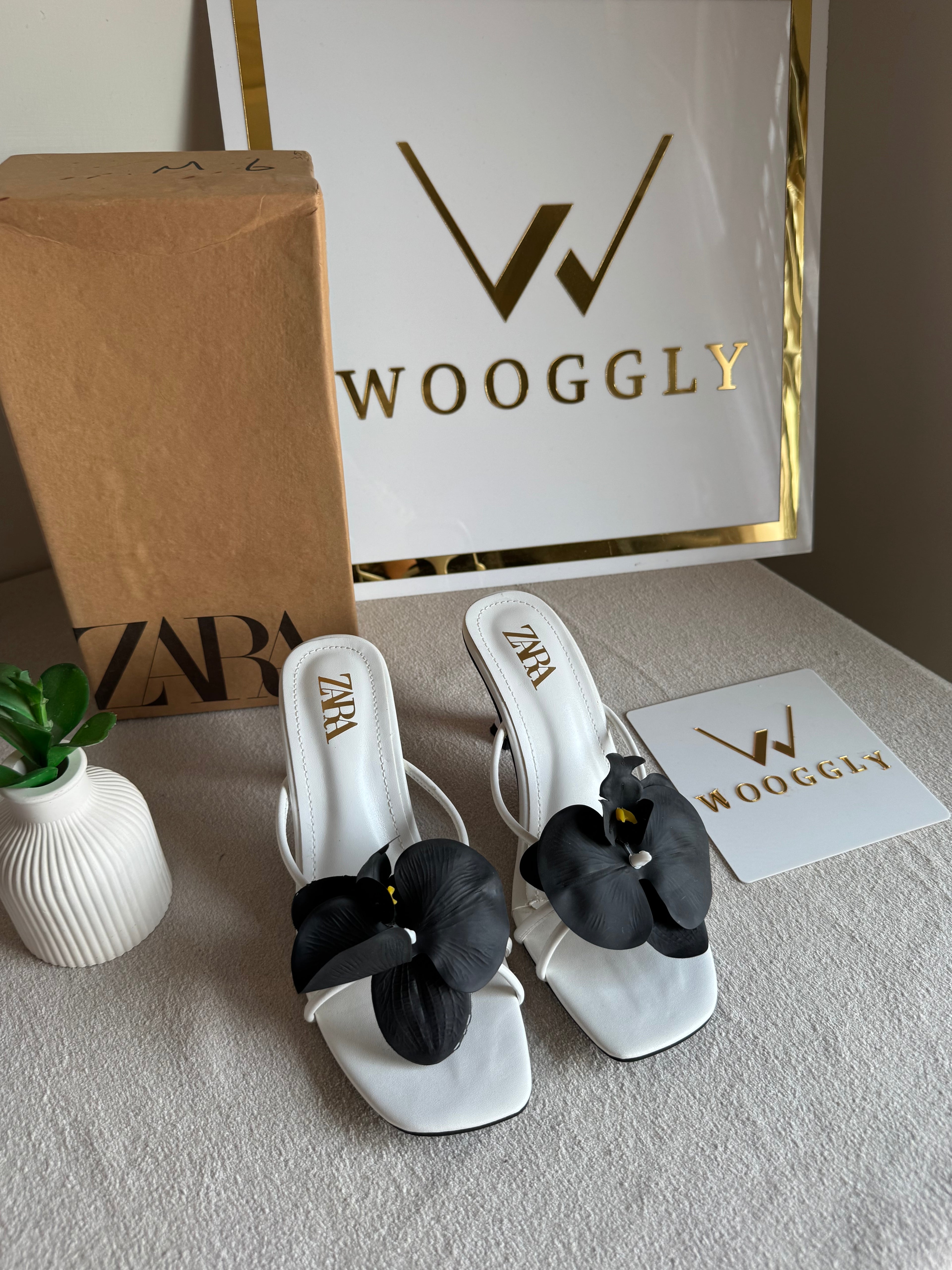 Zara Flower Heels WHITE WITH BLACK with Brand Box