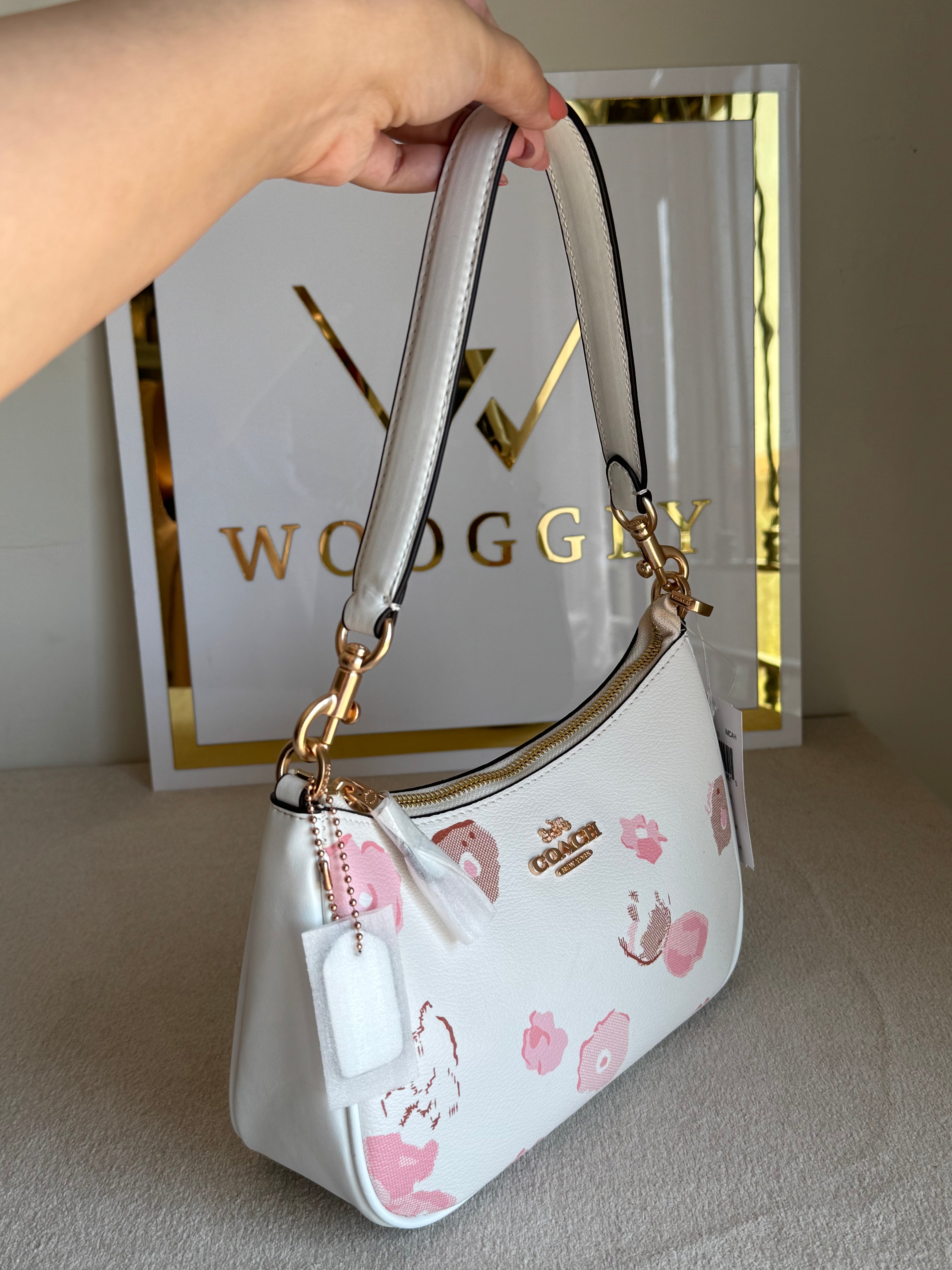 COACH TERI PREMIUM (Cutest Summer White) - MAGNETIC BOX PACKING