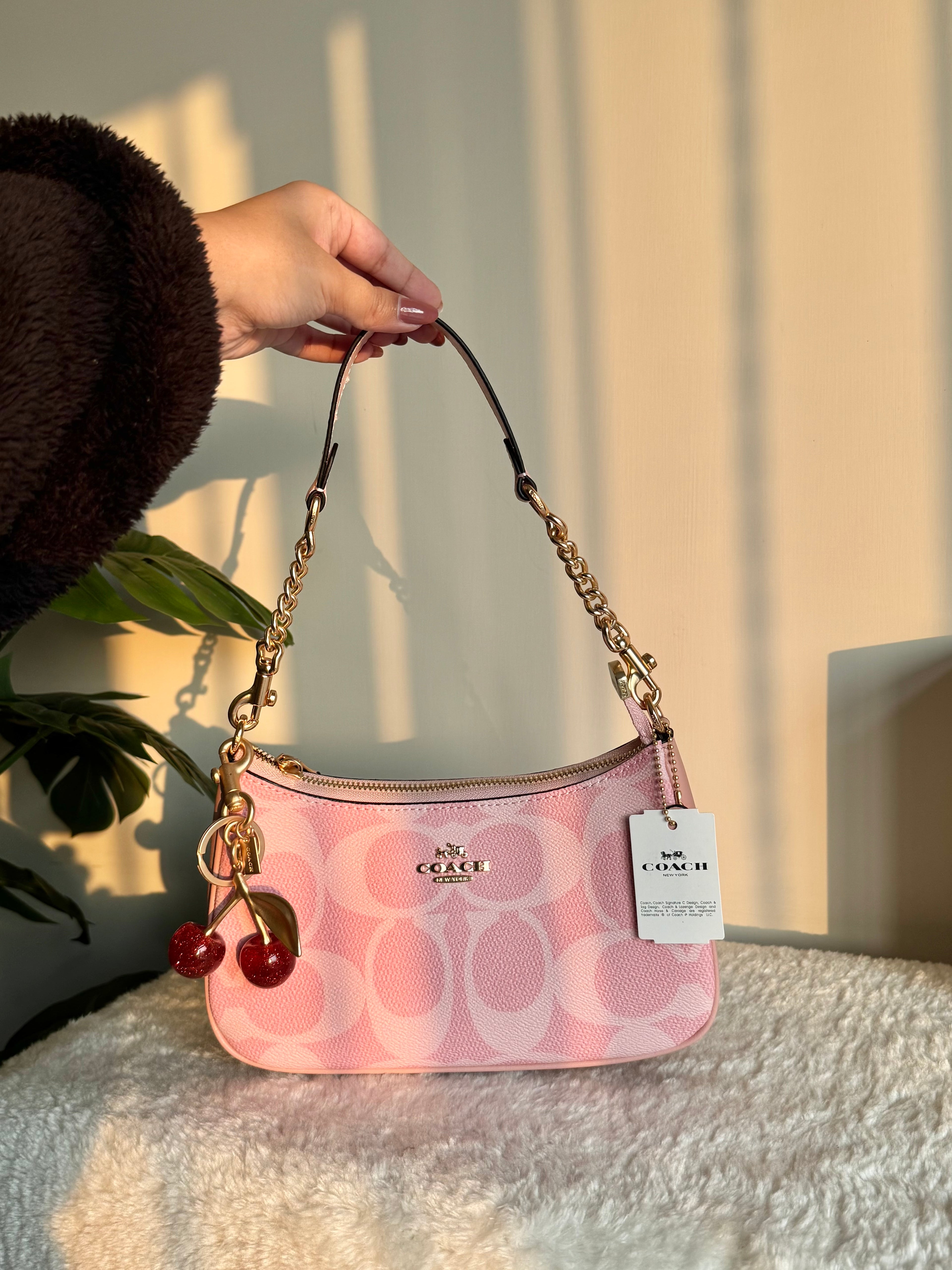 COACH TERI PREMIUM (Pink) - MAGNETIC BOX PACKING