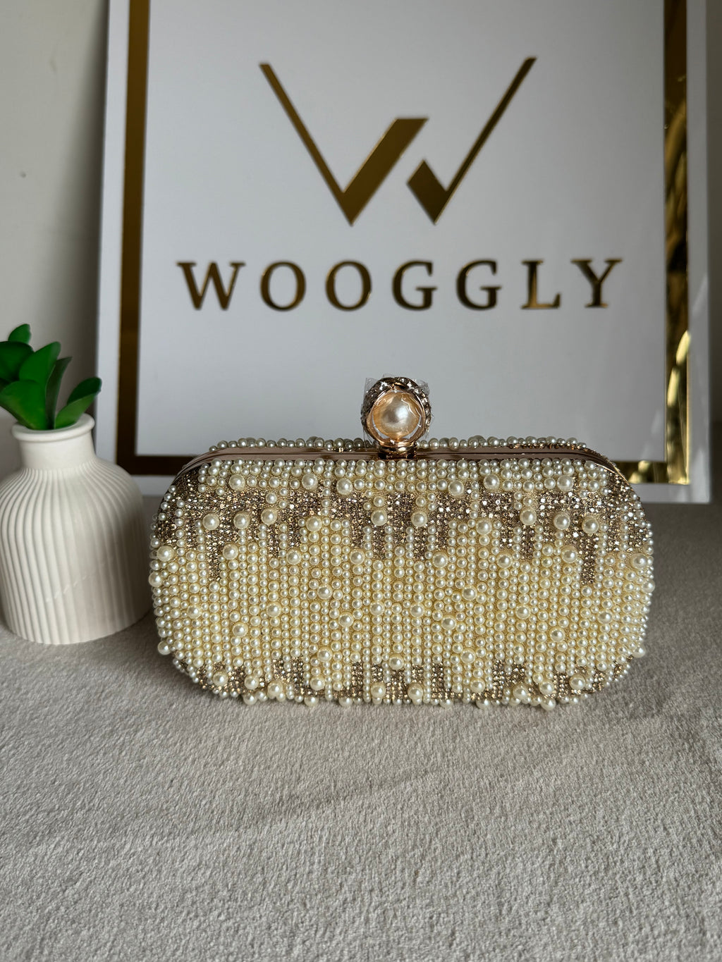 Regal Pearl Clutch