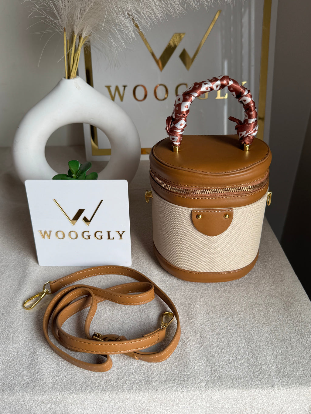 Cutest Crossbody Bag / Makeup Box Cream & Brown