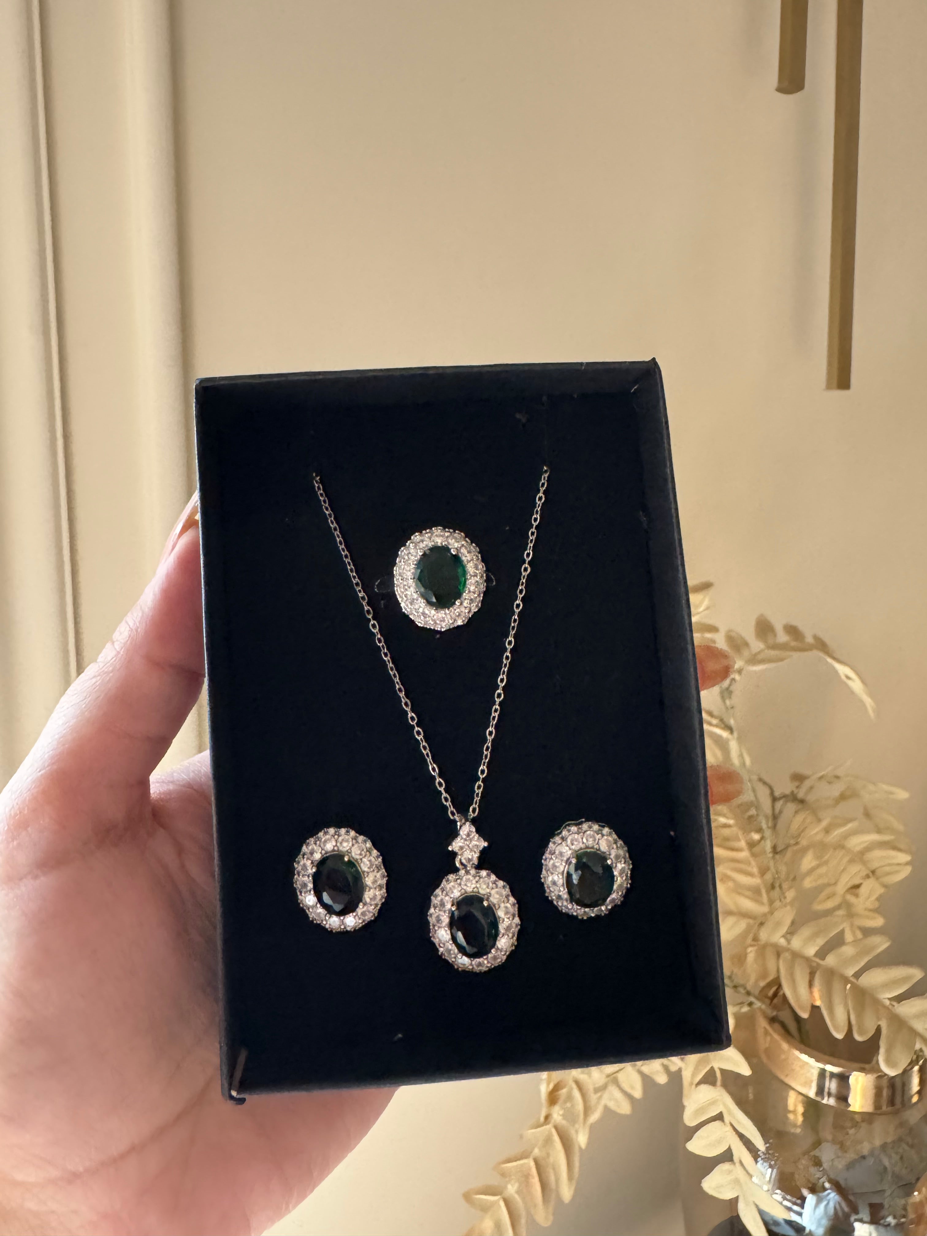 Emerald Green Set with Ring