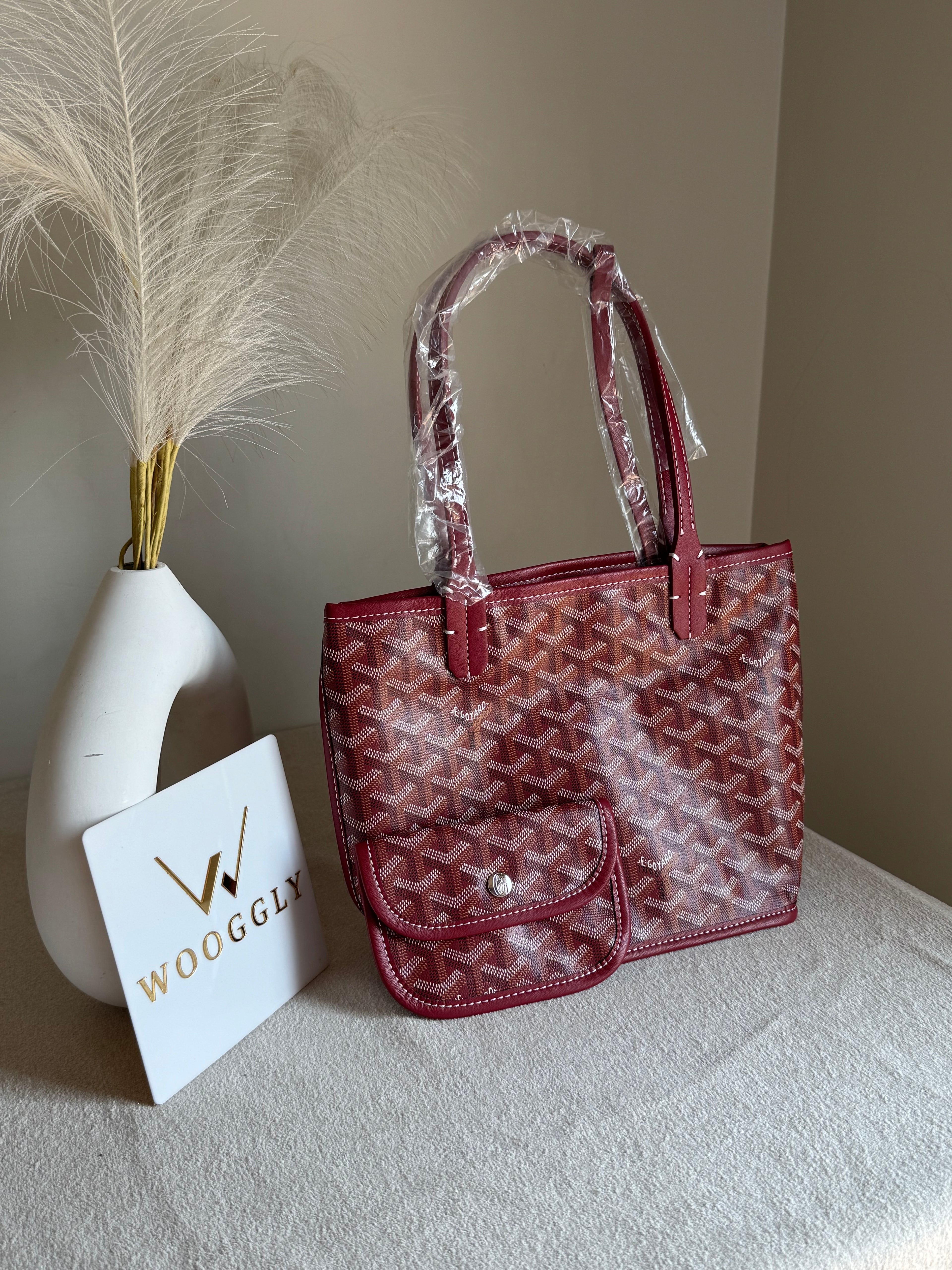 Go Yard Tote Bag - Maroon with Magnetic Box