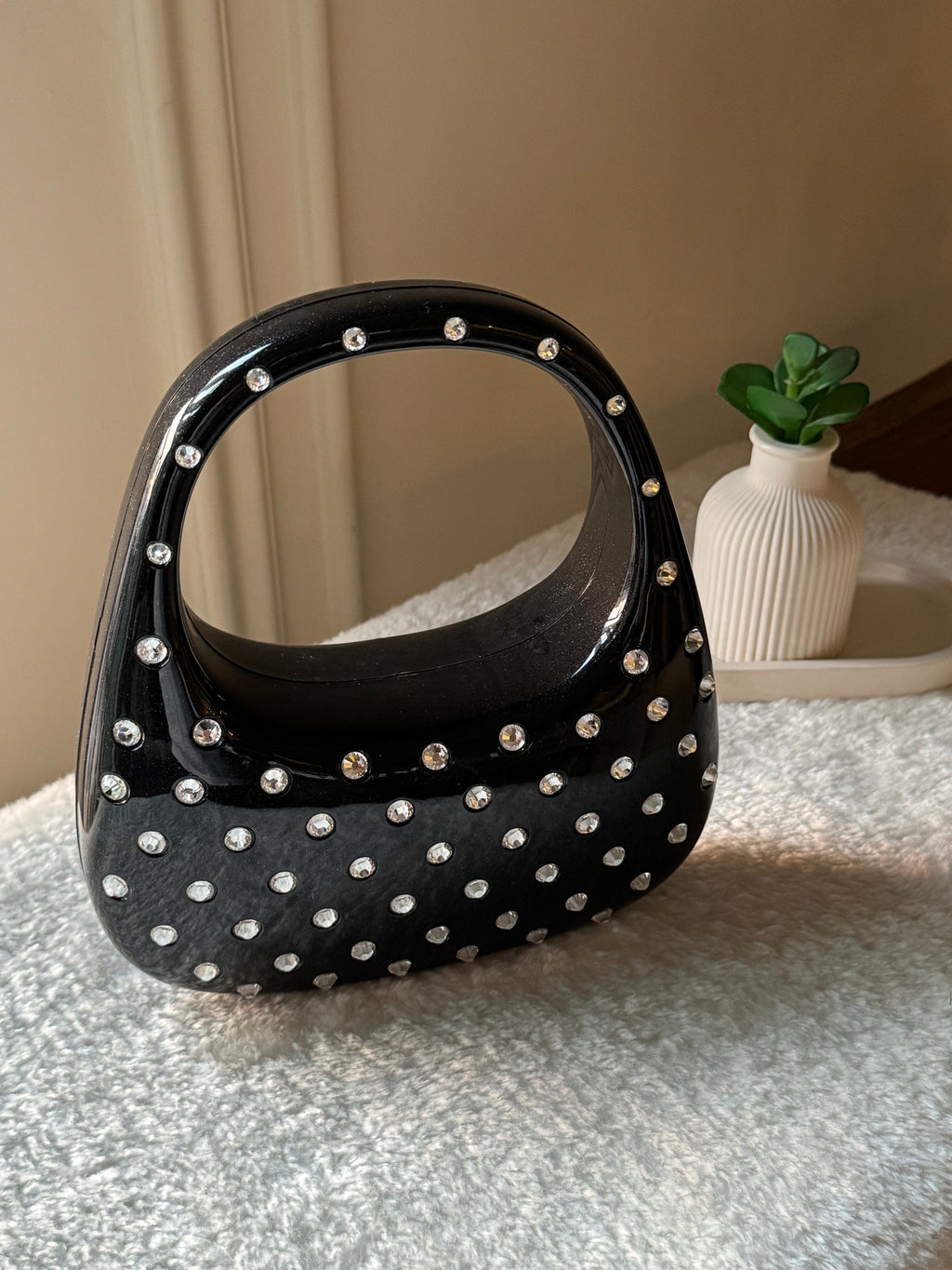 Glimmer Clutch (Black) with Long Chain