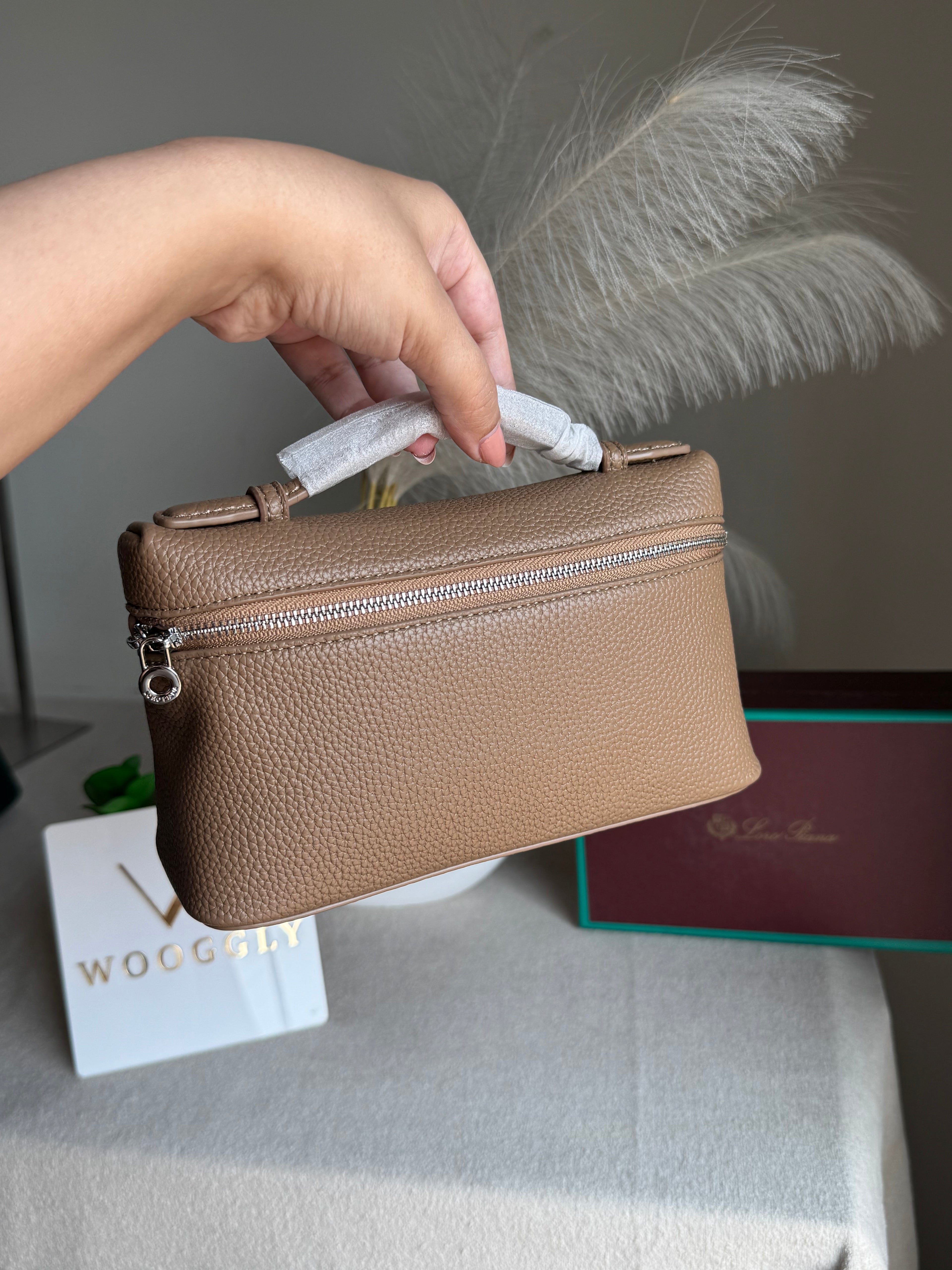 Loro Piana Premium Signature Bag - Khaaki