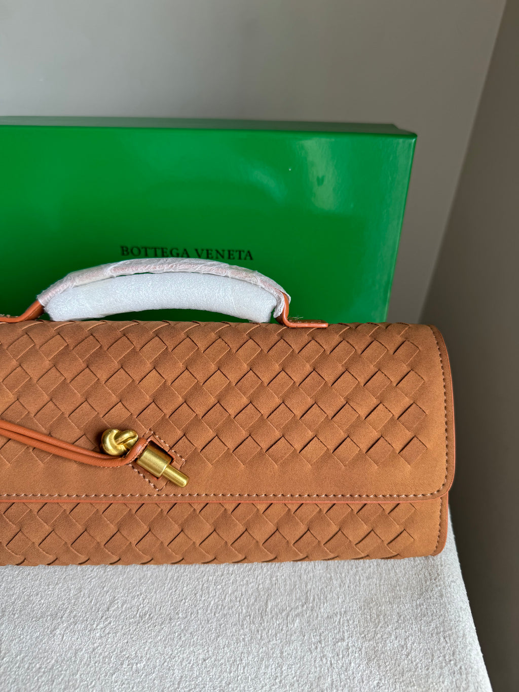 Premium Bottega Veneta Viral Bag with BOX Packing - Suede Brown
