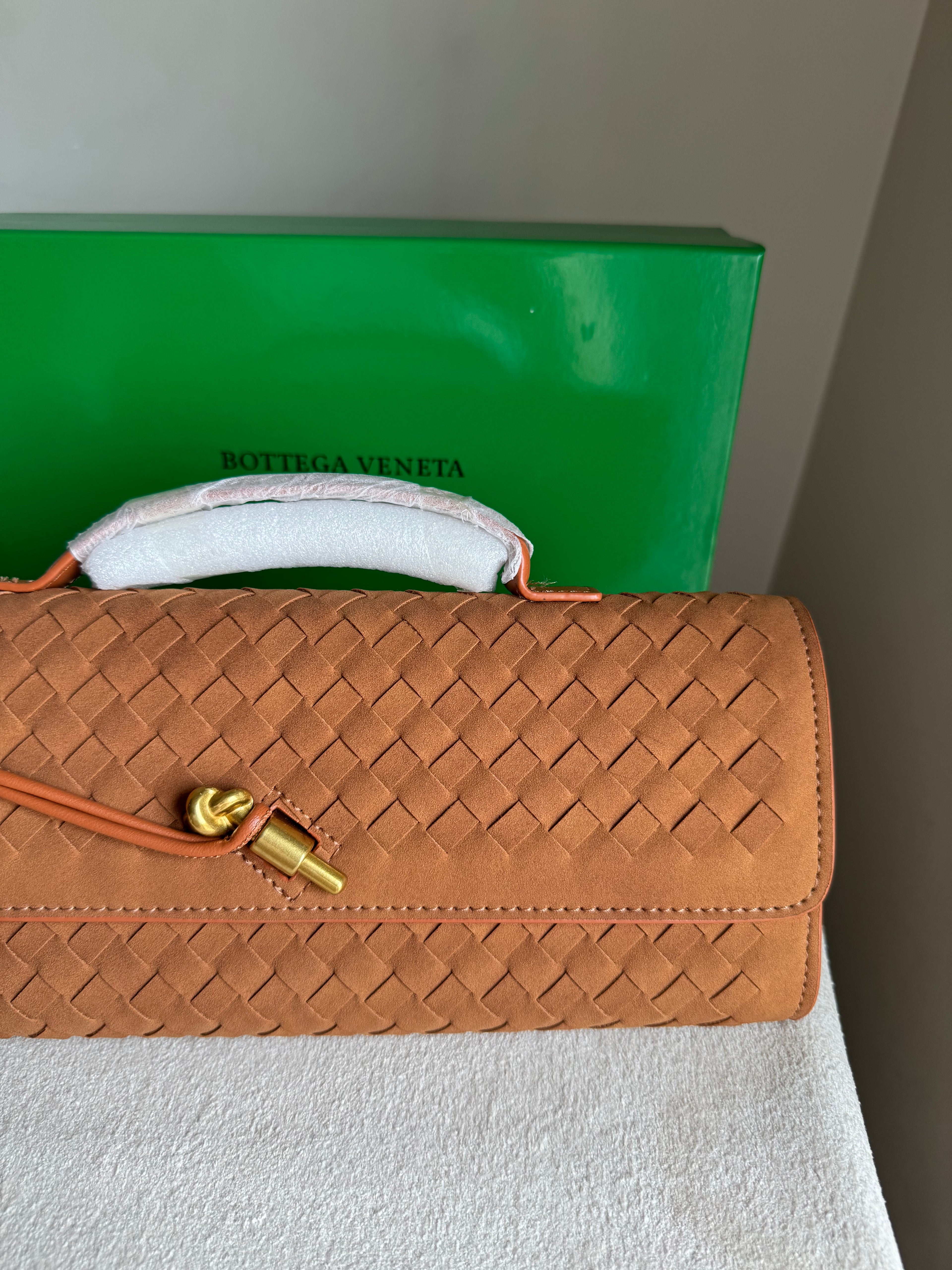 Premium Bottega Veneta Viral Bag with BOX Packing - Suede Brown