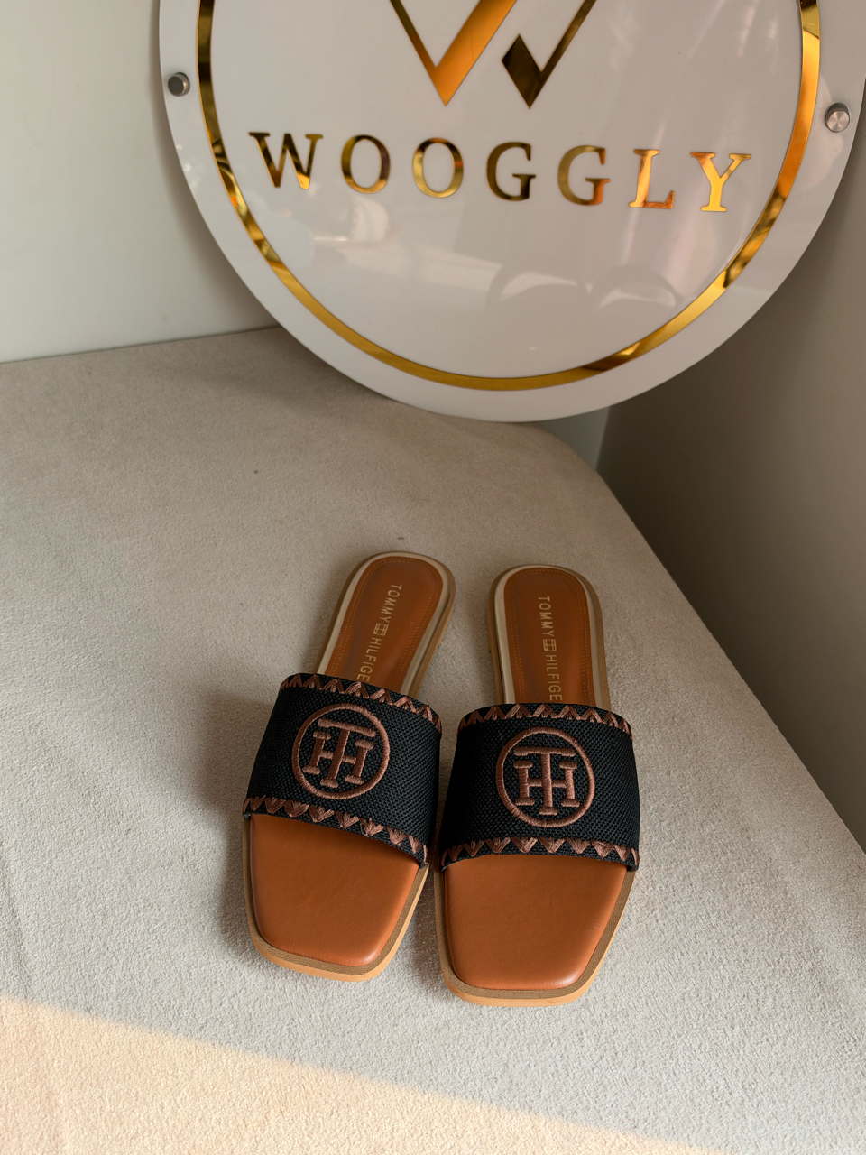 Meadow Weave Slides - Brown & Black