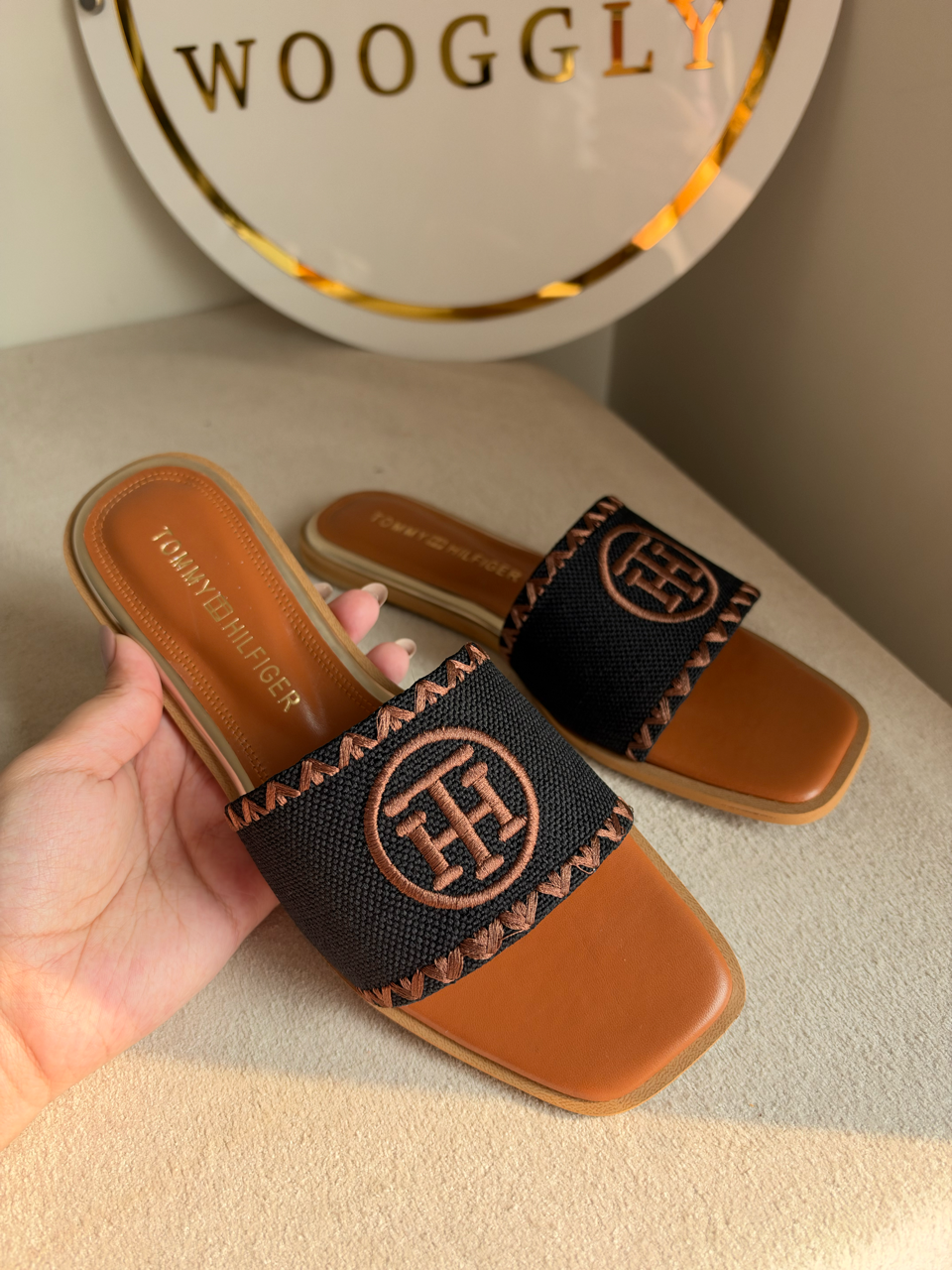 Meadow Weave Slides - Brown & Black