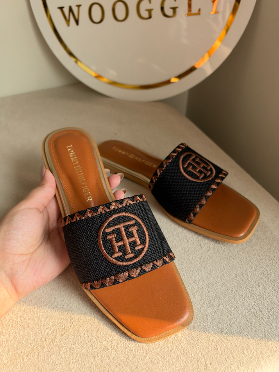 Meadow Weave Slides - Brown & Black