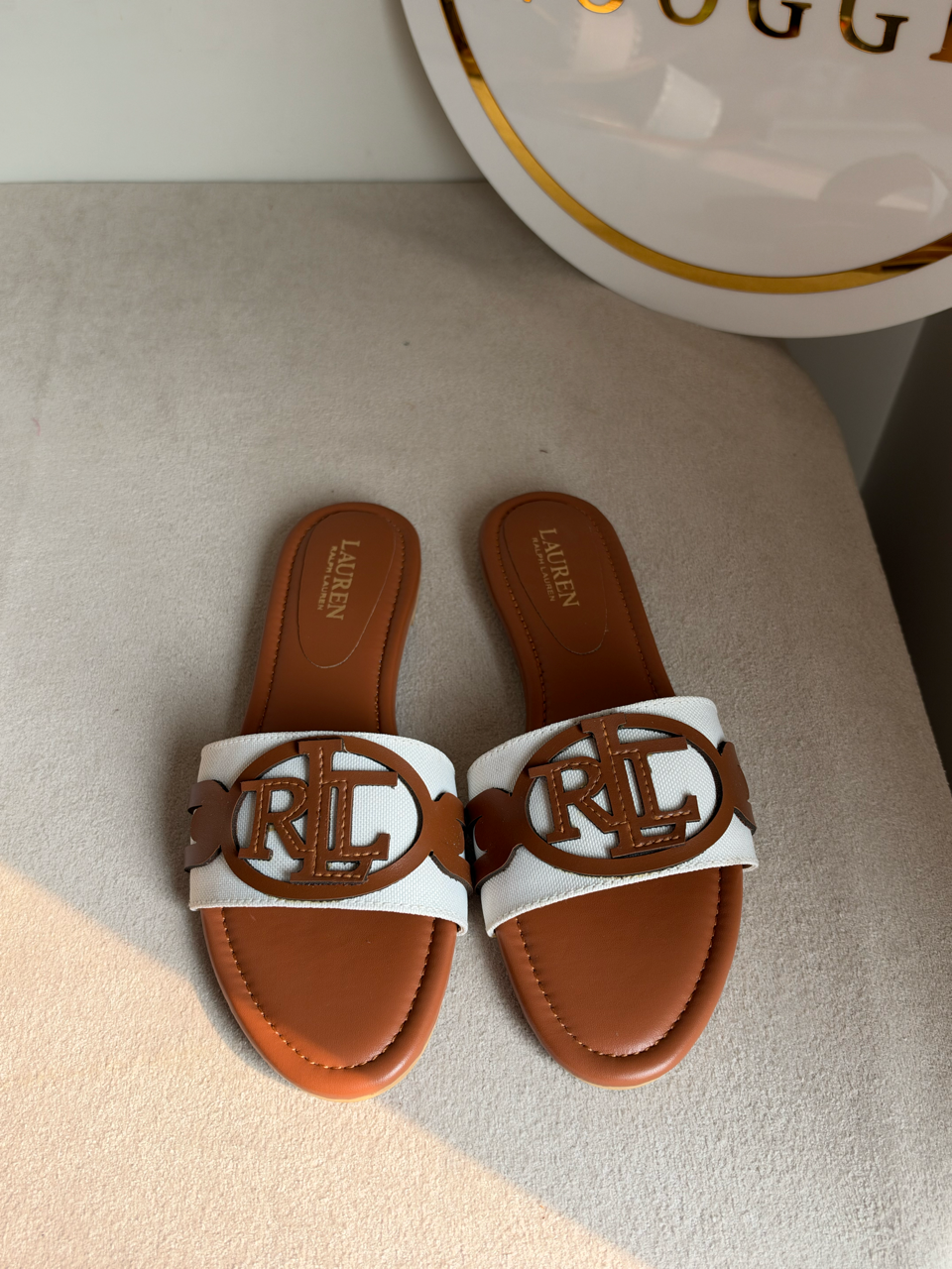 Minimalist Medallion Slides - Brown