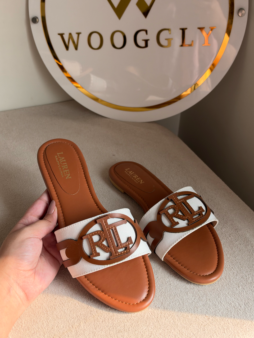 Minimalist Medallion Slides - Brown