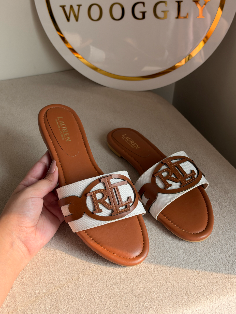 Minimalist Medallion Slides - Brown