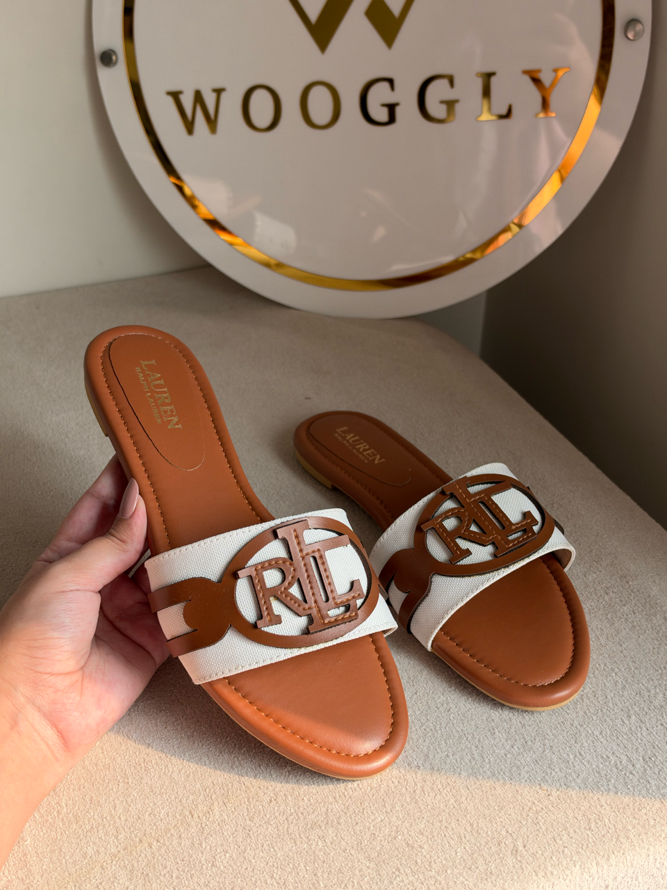 Minimalist Medallion Slides - Brown