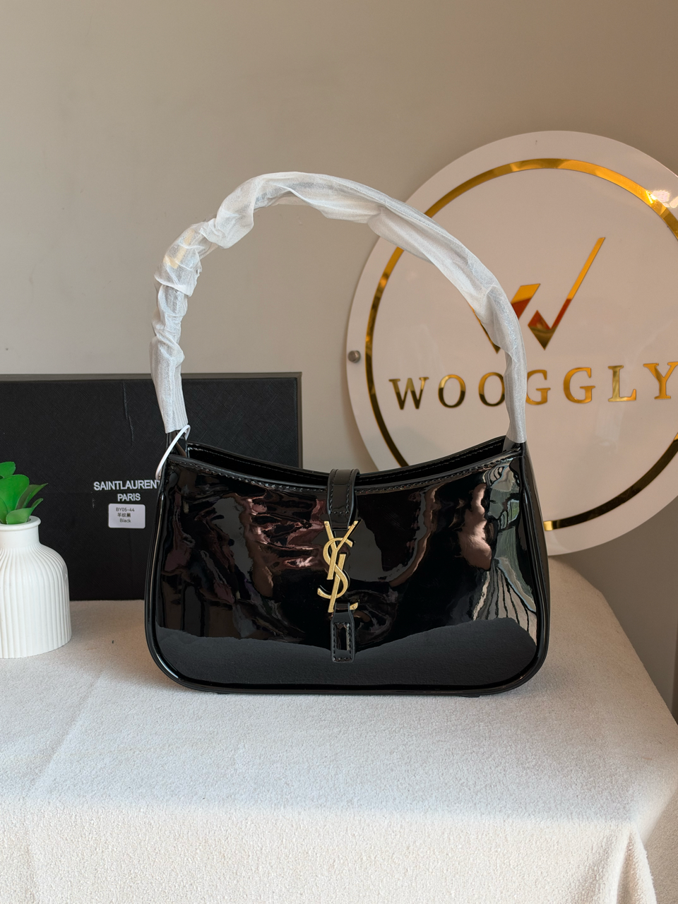 Viral Shoulder Bag with Box Packing - Black