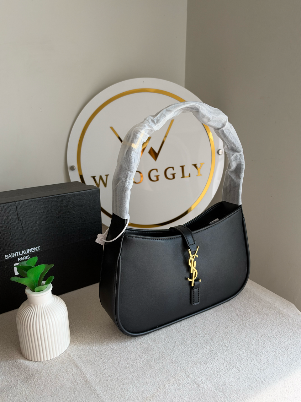 Viral Shoulder Bag with Box Packing - Matte Black