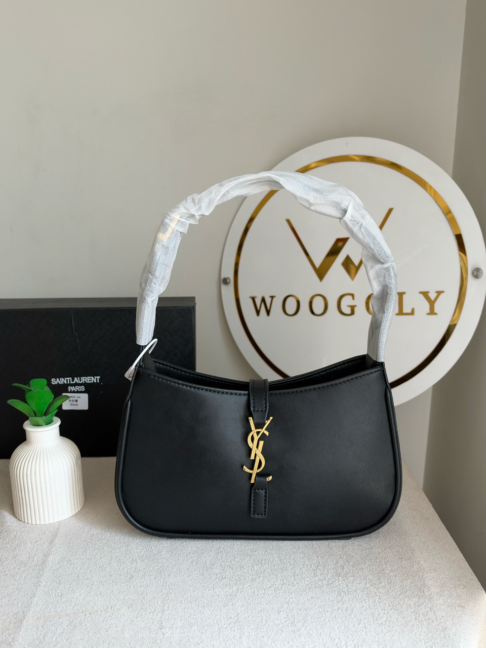 Viral Shoulder Bag with Box Packing - Matte Black