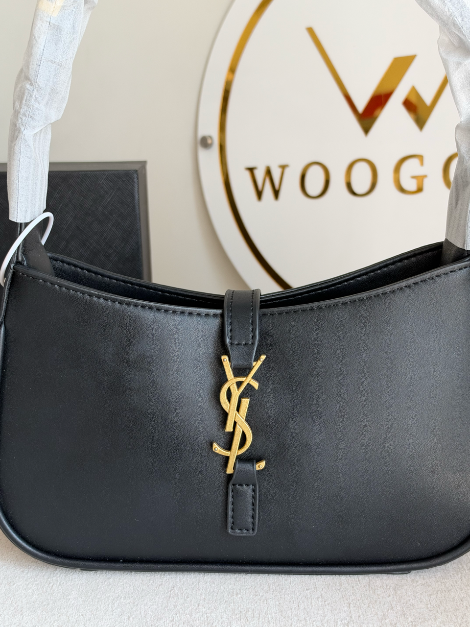 Viral Shoulder Bag with Box Packing - Matte Black