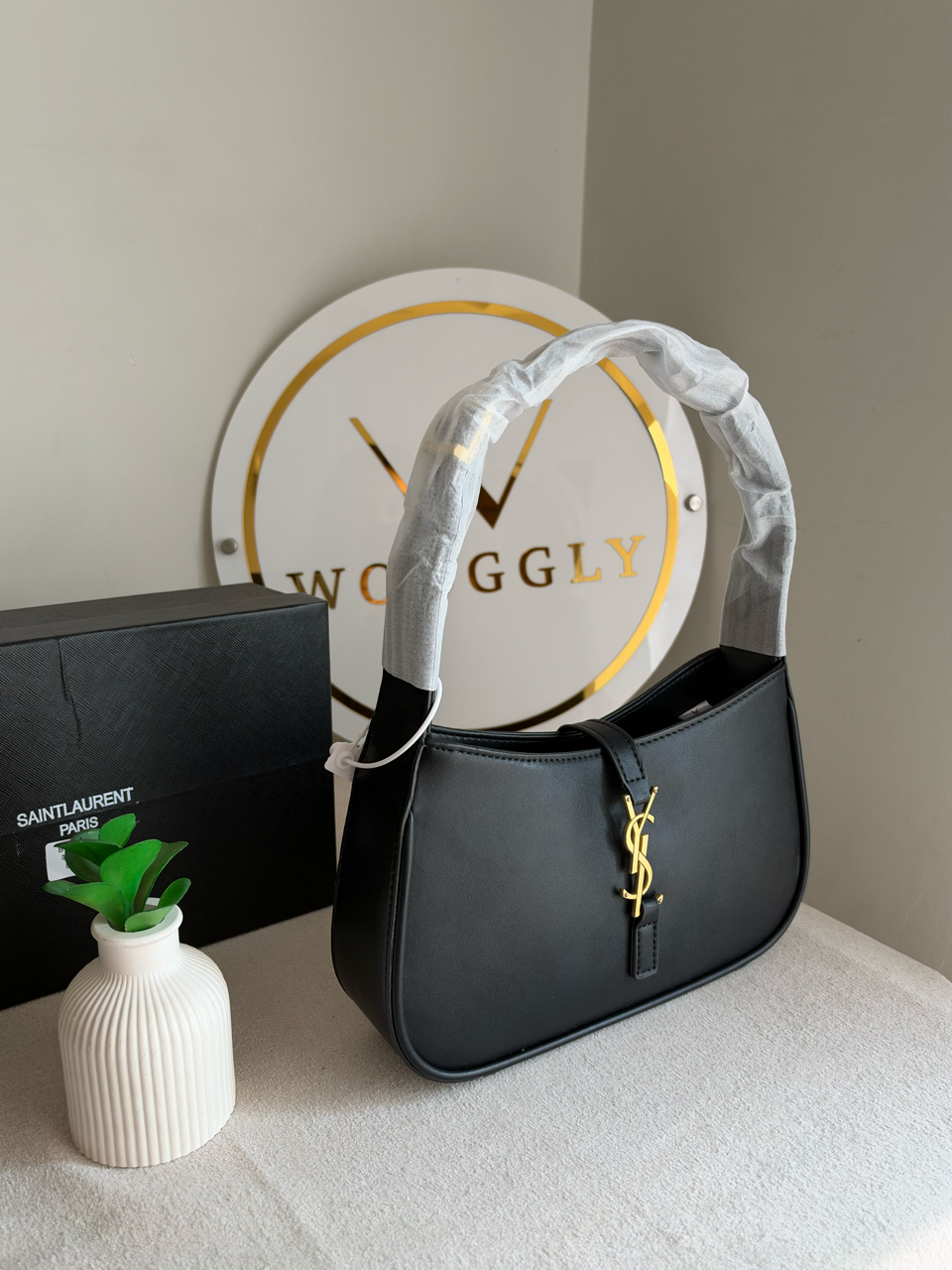 Viral Shoulder Bag with Box Packing - Matte Black