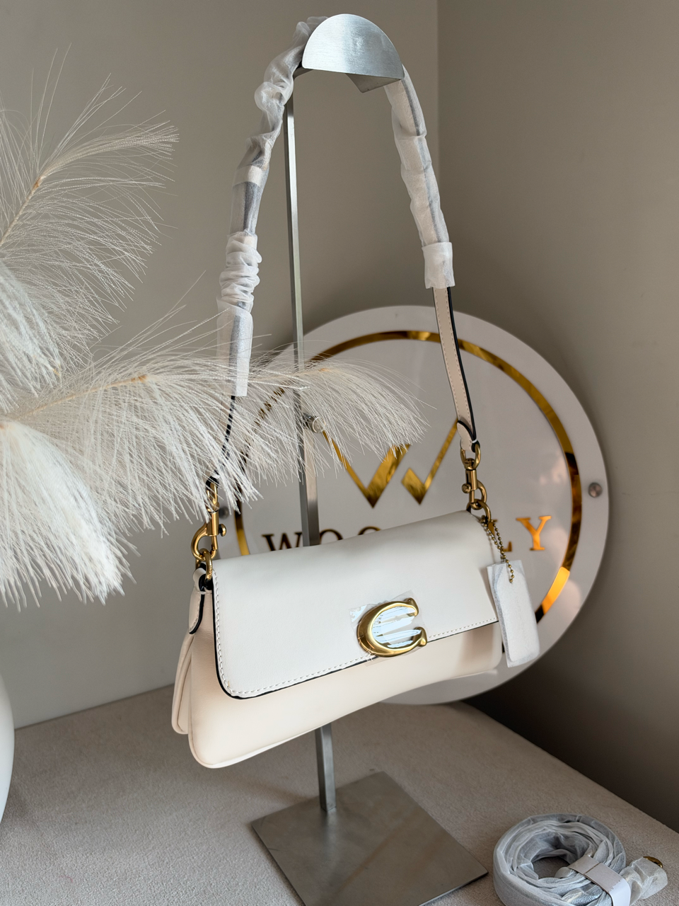 The Essential Archive Shoulder Bag - White & Soft Cream